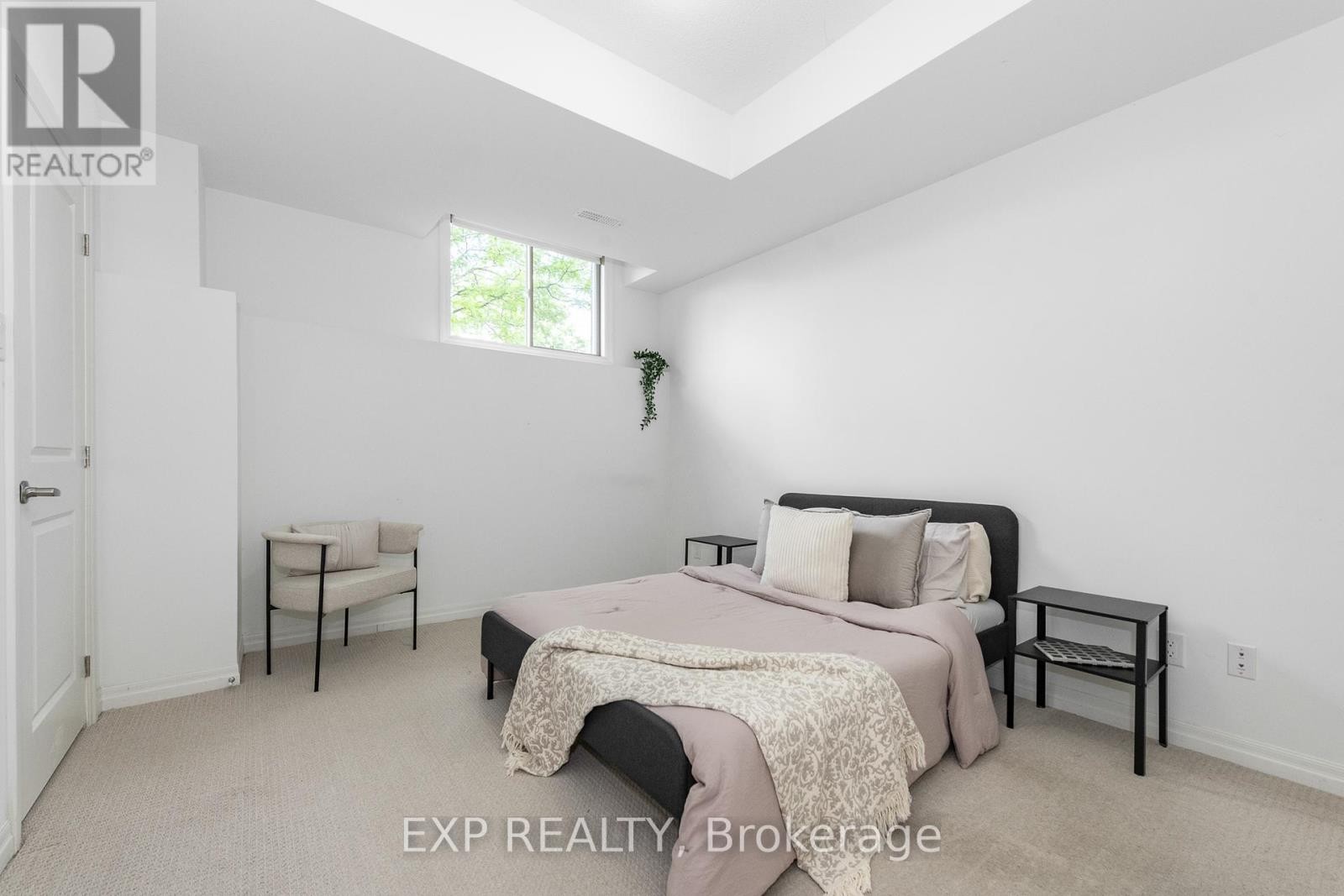 












321 BIG SKY PRIVATE

,
Ottawa,




Ontario
K1T0M8

