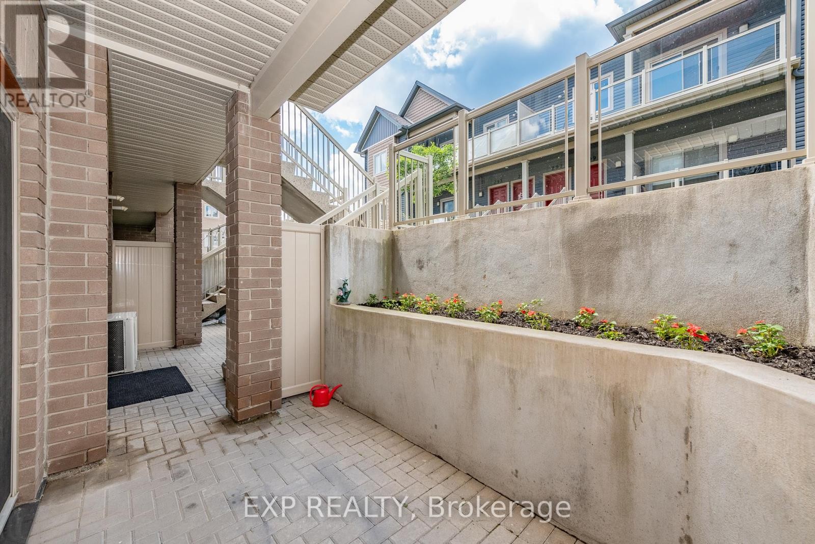 












321 BIG SKY PRIVATE

,
Ottawa,




Ontario
K1T0M8

