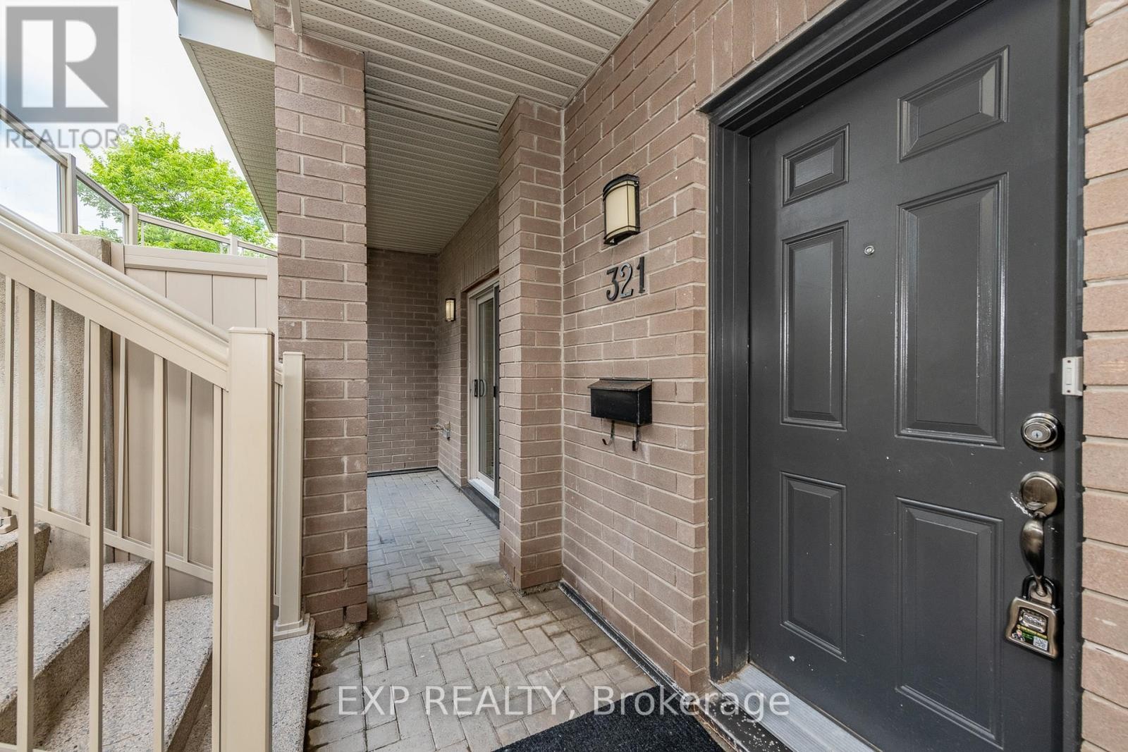 












321 BIG SKY PRIVATE

,
Ottawa,




Ontario
K1T0M8

