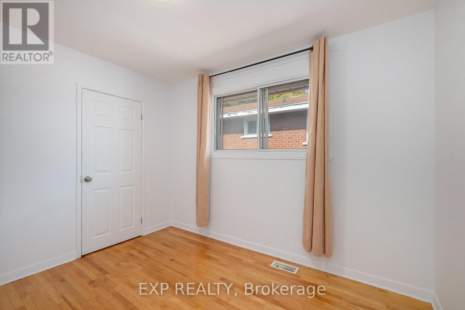 












910 WATSON STREET

,
Ottawa,




Ontario
K2B6B9

