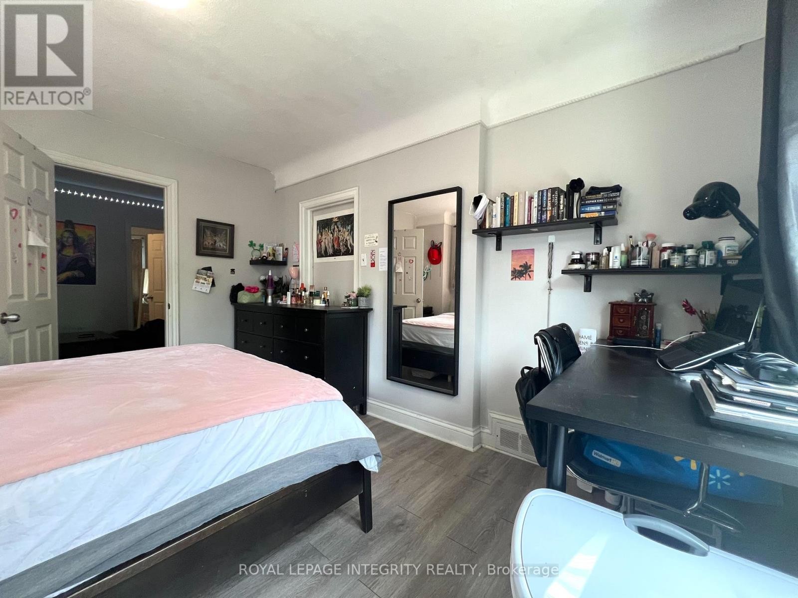 












UNIT 2 - 831 BRONSON AVENUE

,
Ottawa,




Ontario
K1S4G5

