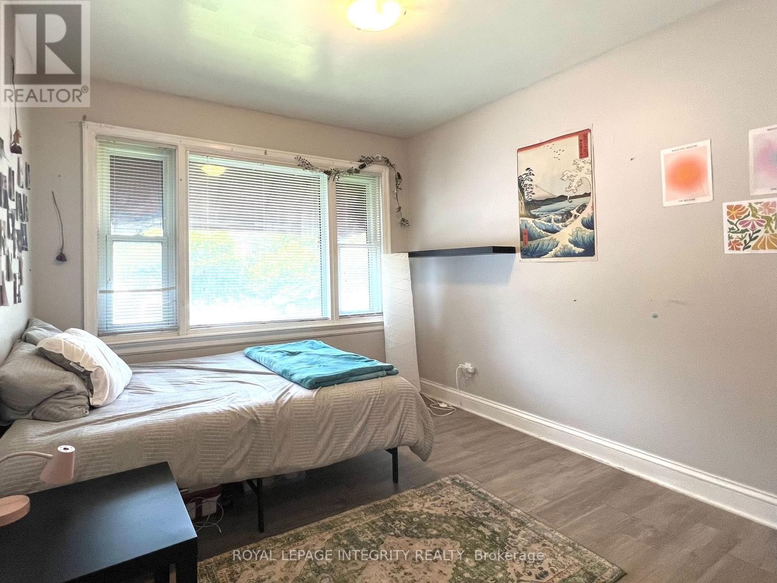 












UNIT 2 - 831 BRONSON AVENUE

,
Ottawa,




Ontario
K1S4G5

