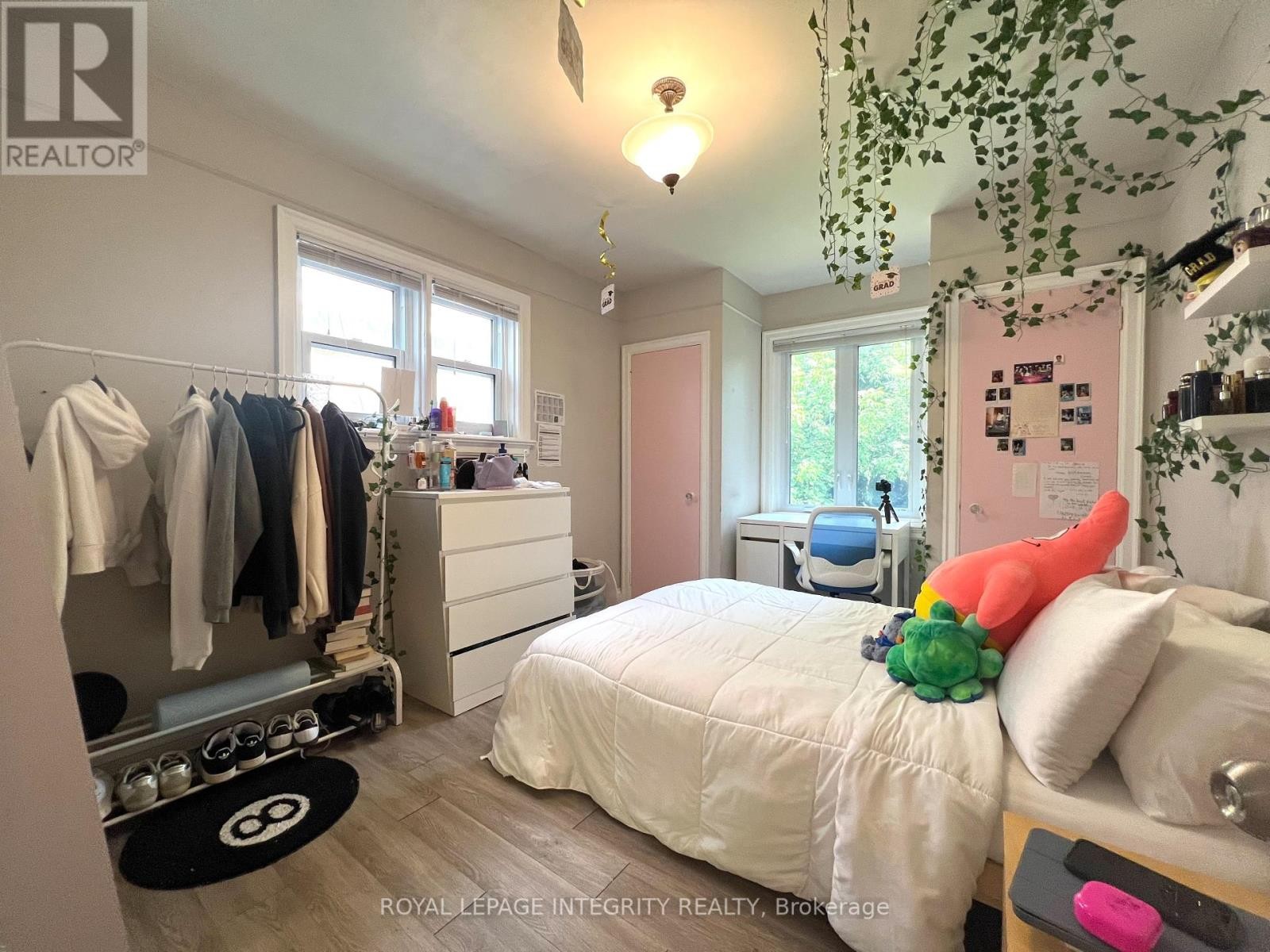 












UNIT 2 - 831 BRONSON AVENUE

,
Ottawa,




Ontario
K1S4G5

