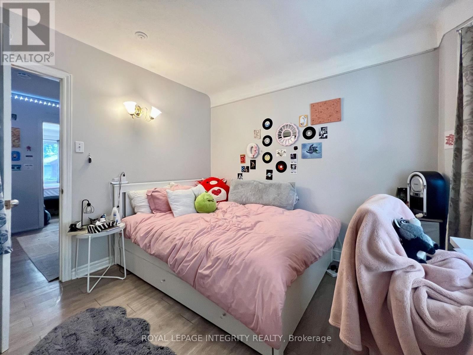 












UNIT 2 - 831 BRONSON AVENUE

,
Ottawa,




Ontario
K1S4G5

