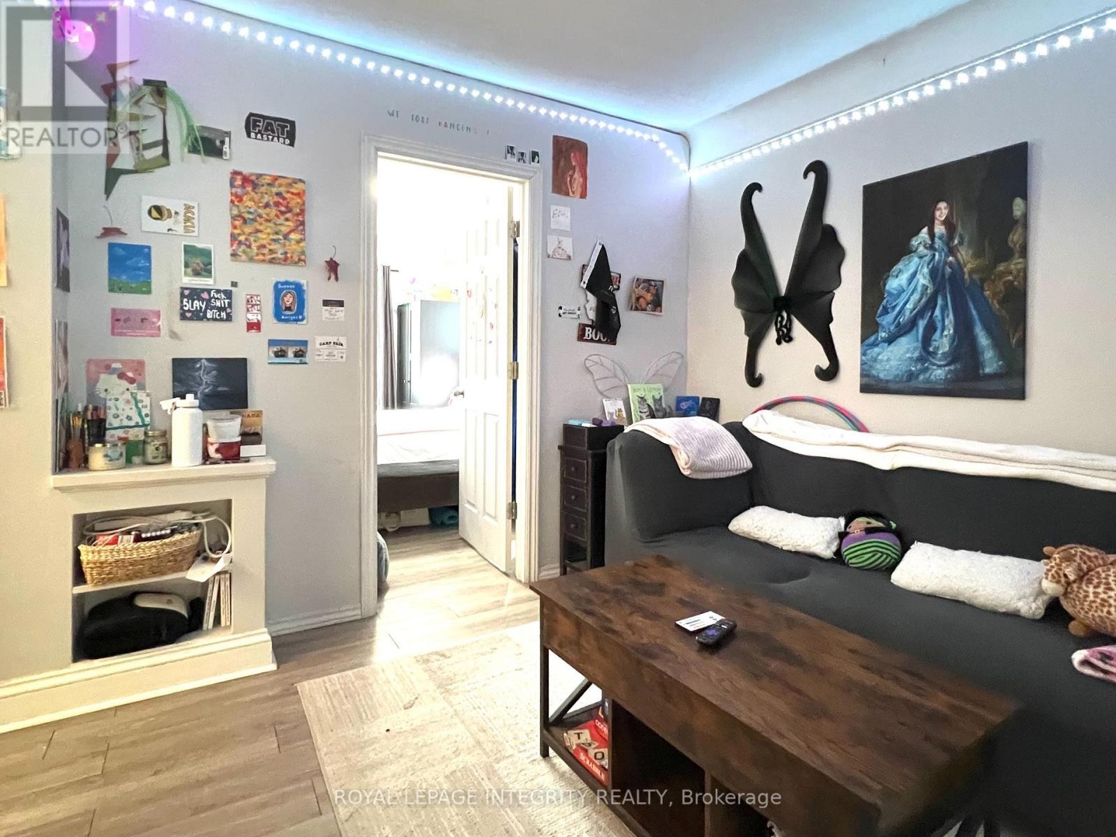 












UNIT 2 - 831 BRONSON AVENUE

,
Ottawa,




Ontario
K1S4G5

