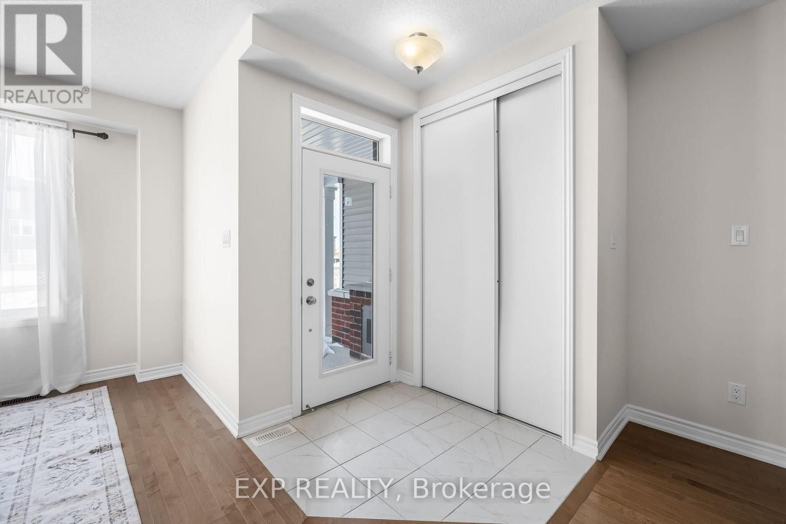 












1074 CHAPMAN MILLS DRIVE

,
Ottawa,




Ontario
K2J6P5

