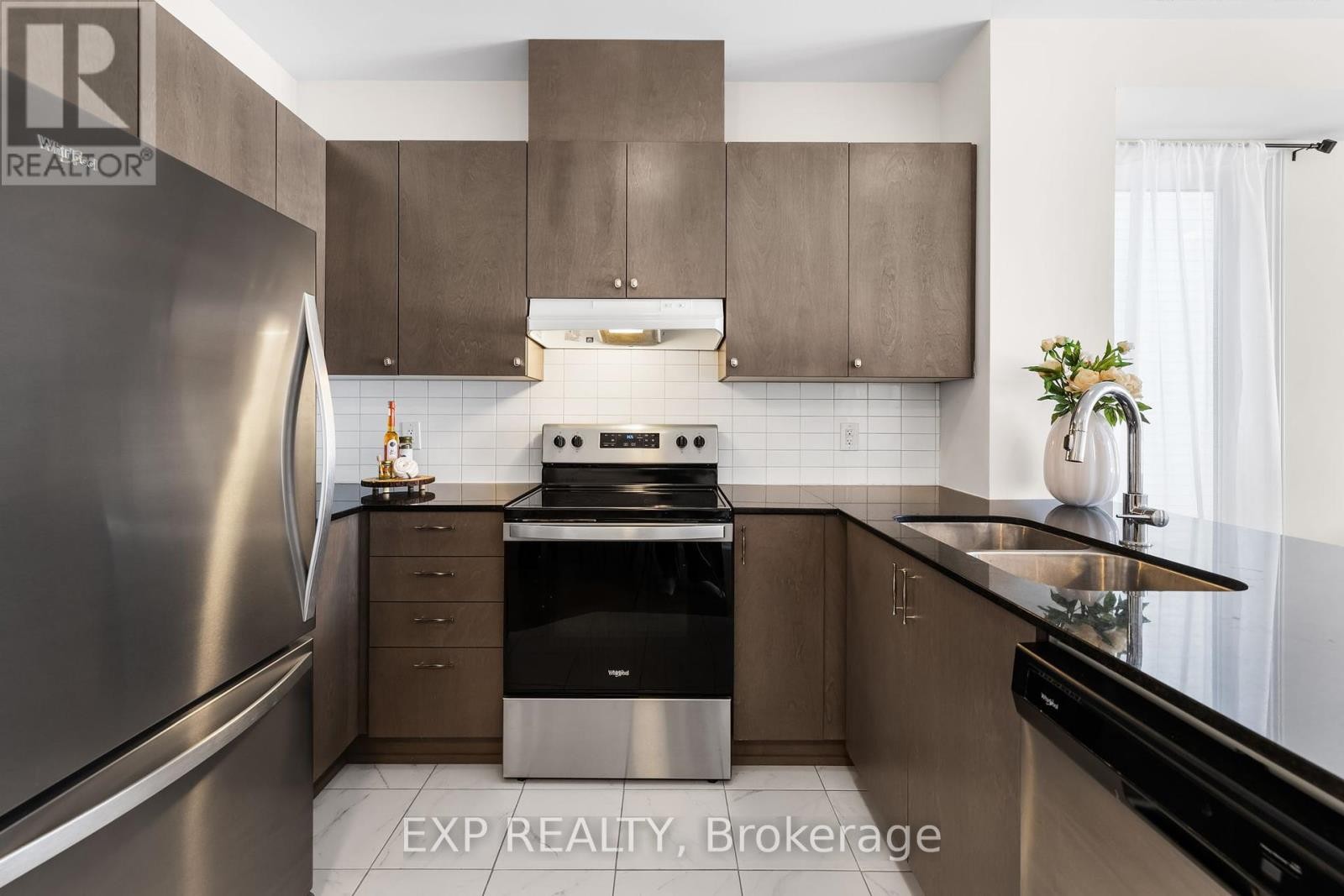 












1074 CHAPMAN MILLS DRIVE

,
Ottawa,




Ontario
K2J6P5

