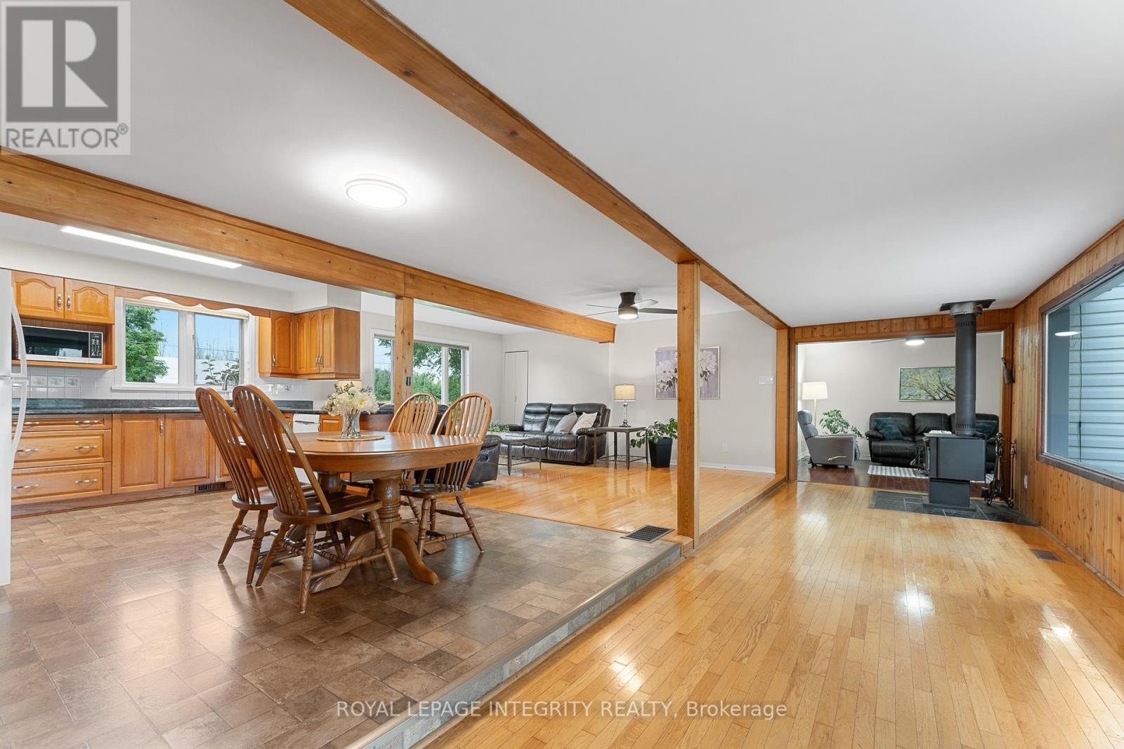 












7403 RIDEAU VALLEY DRIVE S

,
Ottawa,




Ontario
K0A2E0

