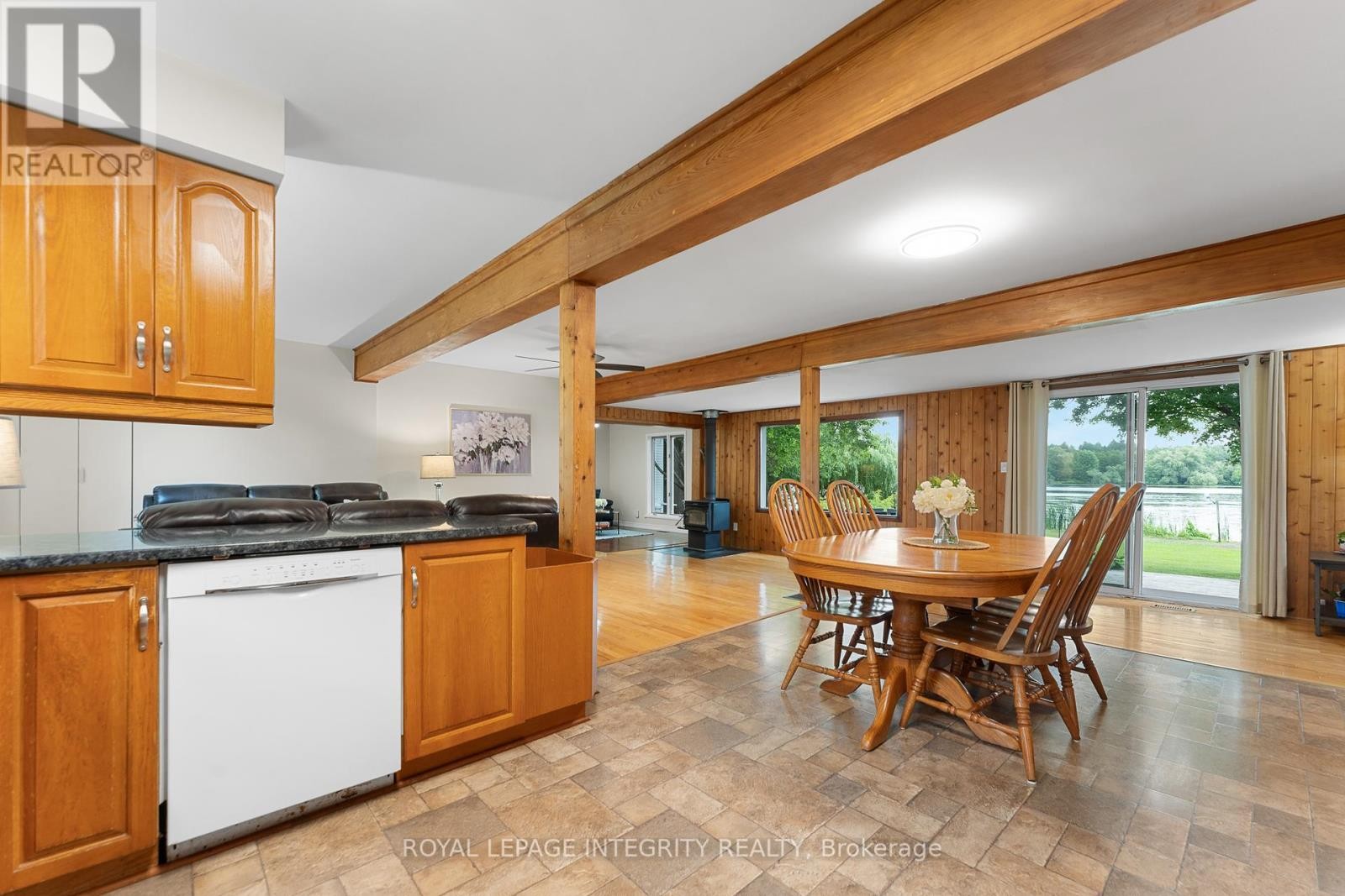 












7403 RIDEAU VALLEY DRIVE S

,
Ottawa,




Ontario
K0A2E0

