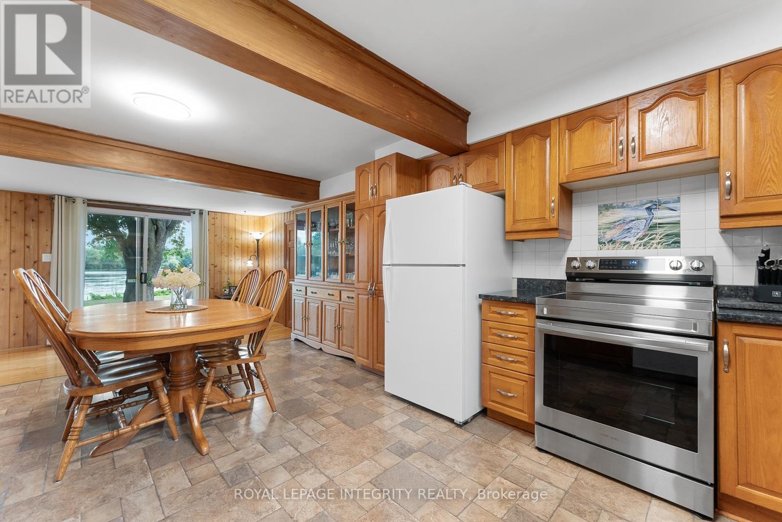












7403 RIDEAU VALLEY DRIVE S

,
Ottawa,




Ontario
K0A2E0

