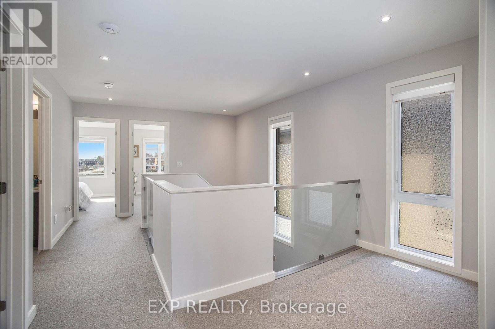 












1022 LUNAR GLOW CRESCENT

,
Ottawa,




Ontario
K4M0J9

