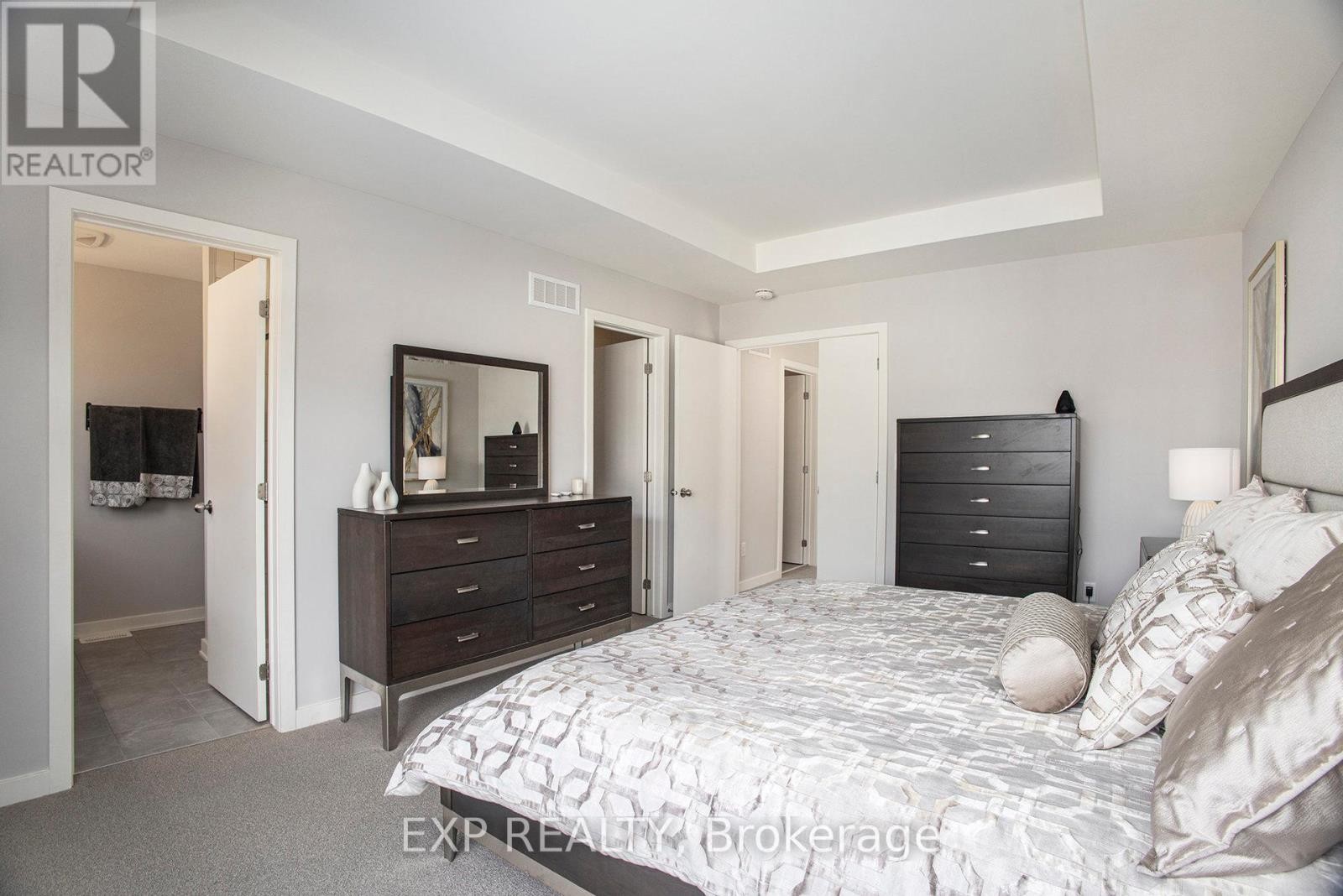 












1022 LUNAR GLOW CRESCENT

,
Ottawa,




Ontario
K4M0J9

