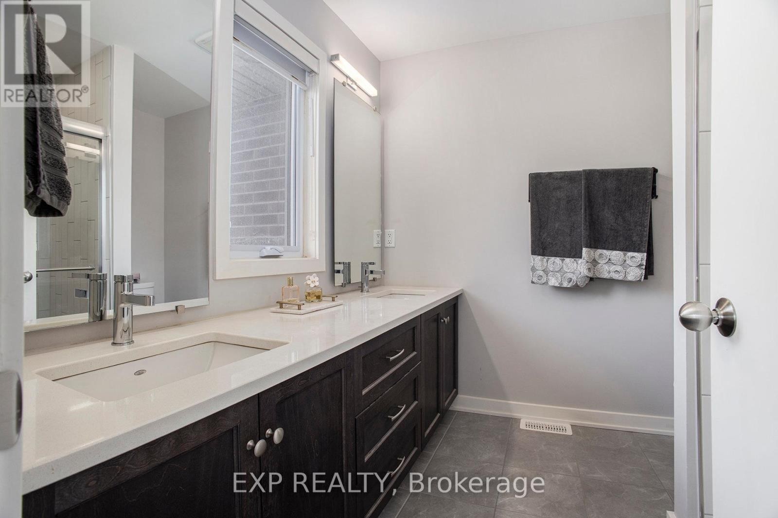 












1022 LUNAR GLOW CRESCENT

,
Ottawa,




Ontario
K4M0J9

