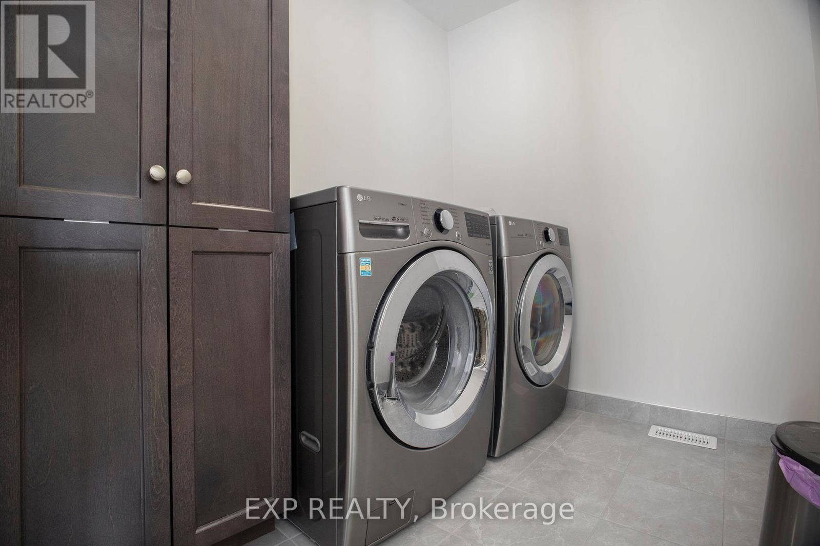 












1022 LUNAR GLOW CRESCENT

,
Ottawa,




Ontario
K4M0J9


