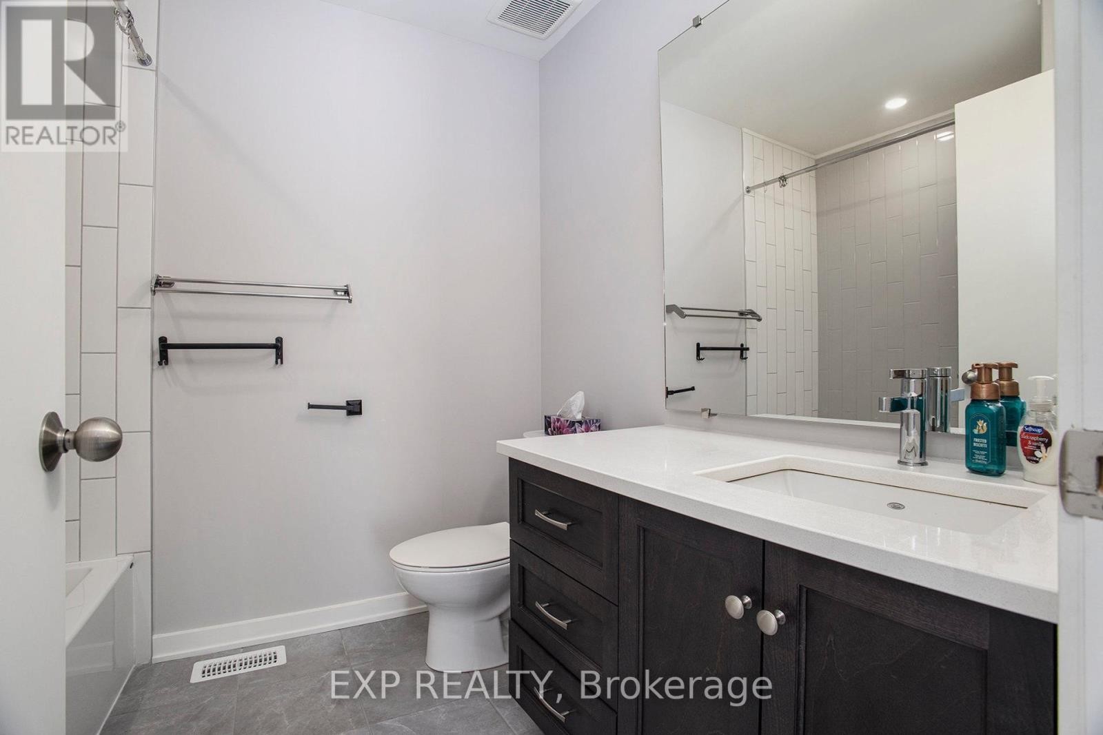 












1022 LUNAR GLOW CRESCENT

,
Ottawa,




Ontario
K4M0J9

