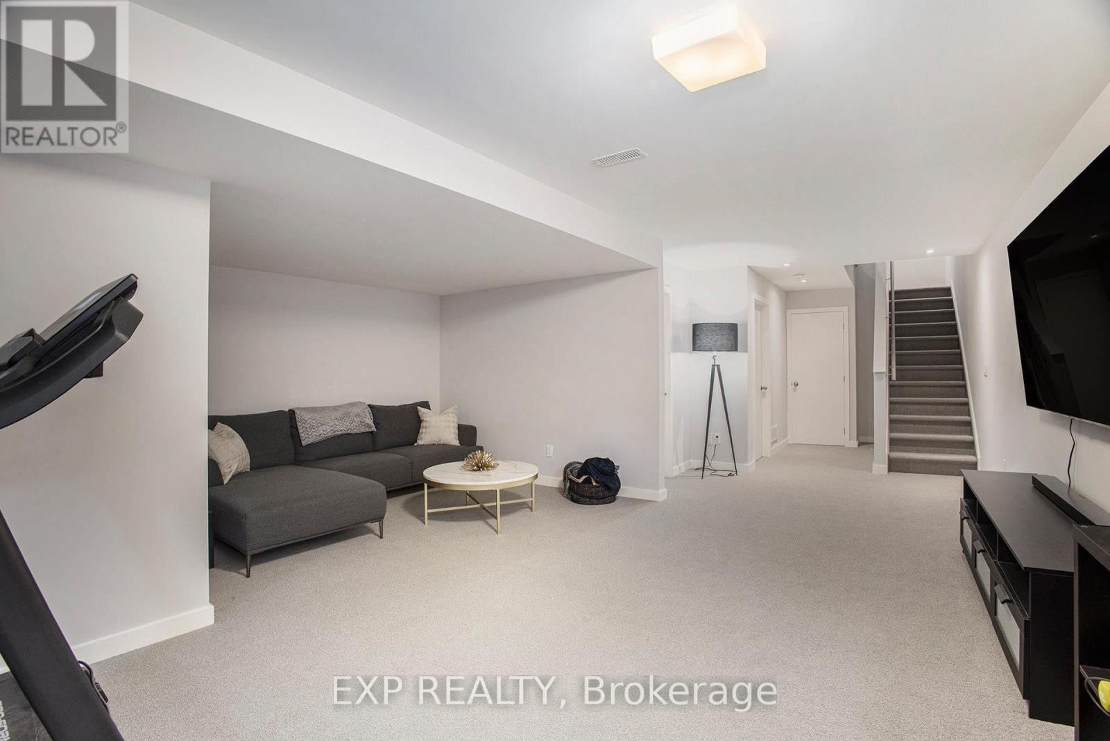 












1022 LUNAR GLOW CRESCENT

,
Ottawa,




Ontario
K4M0J9

