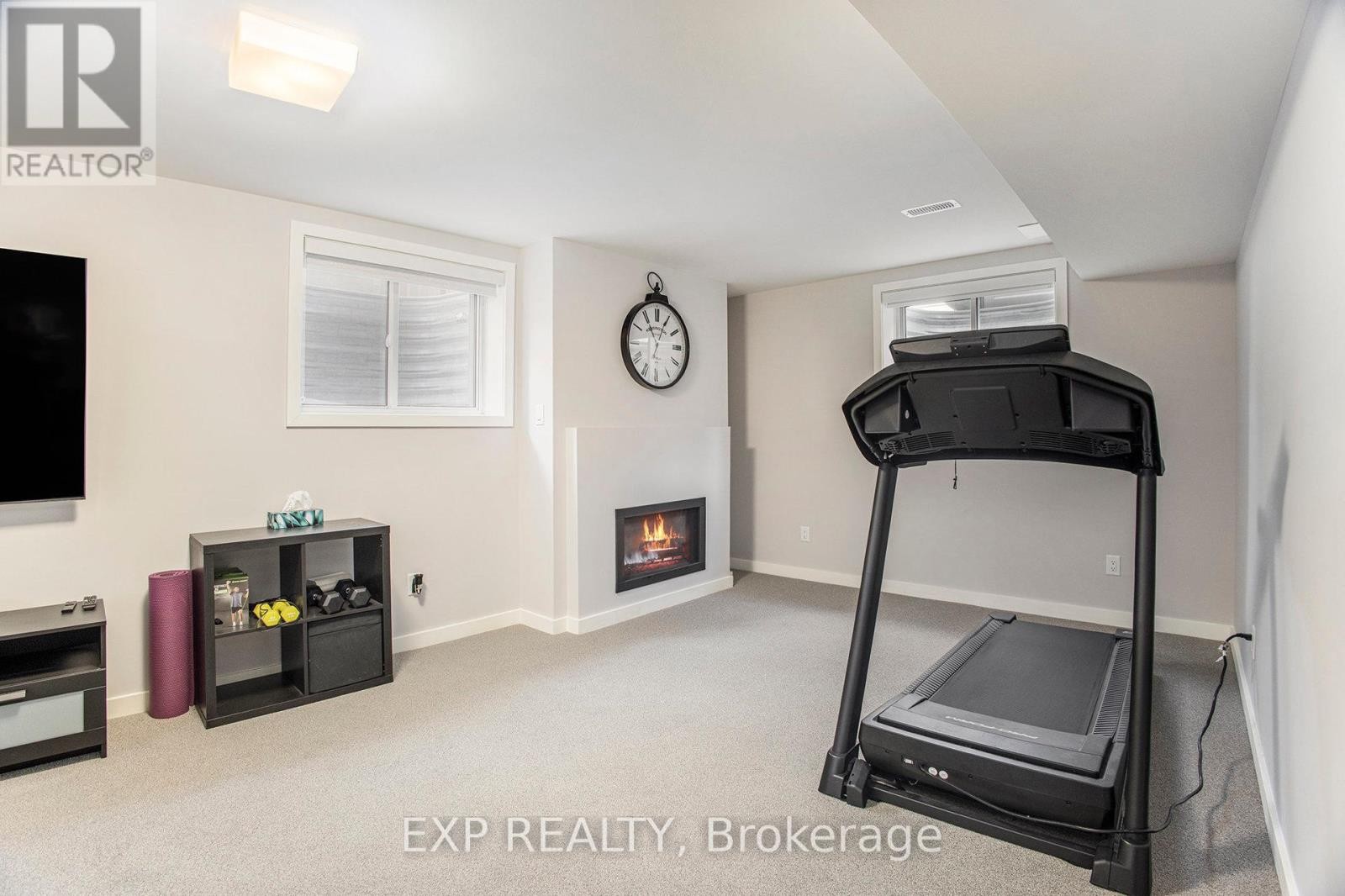 












1022 LUNAR GLOW CRESCENT

,
Ottawa,




Ontario
K4M0J9

