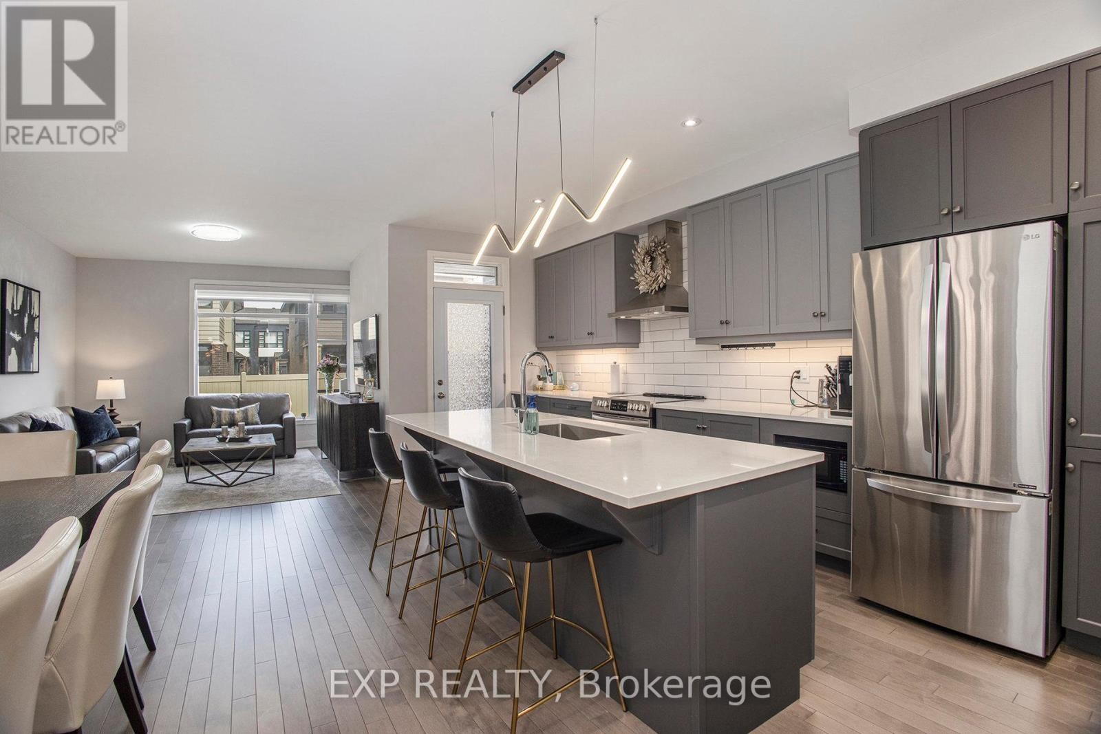 












1022 LUNAR GLOW CRESCENT

,
Ottawa,




Ontario
K4M0J9

