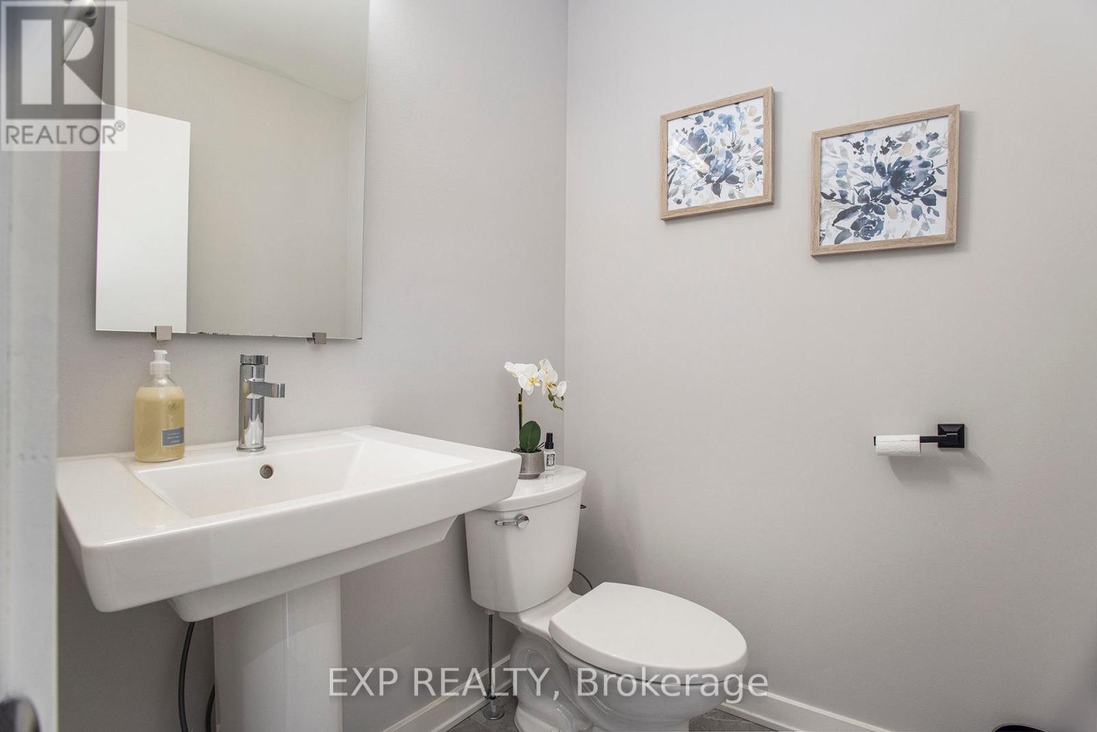 












1022 LUNAR GLOW CRESCENT

,
Ottawa,




Ontario
K4M0J9

