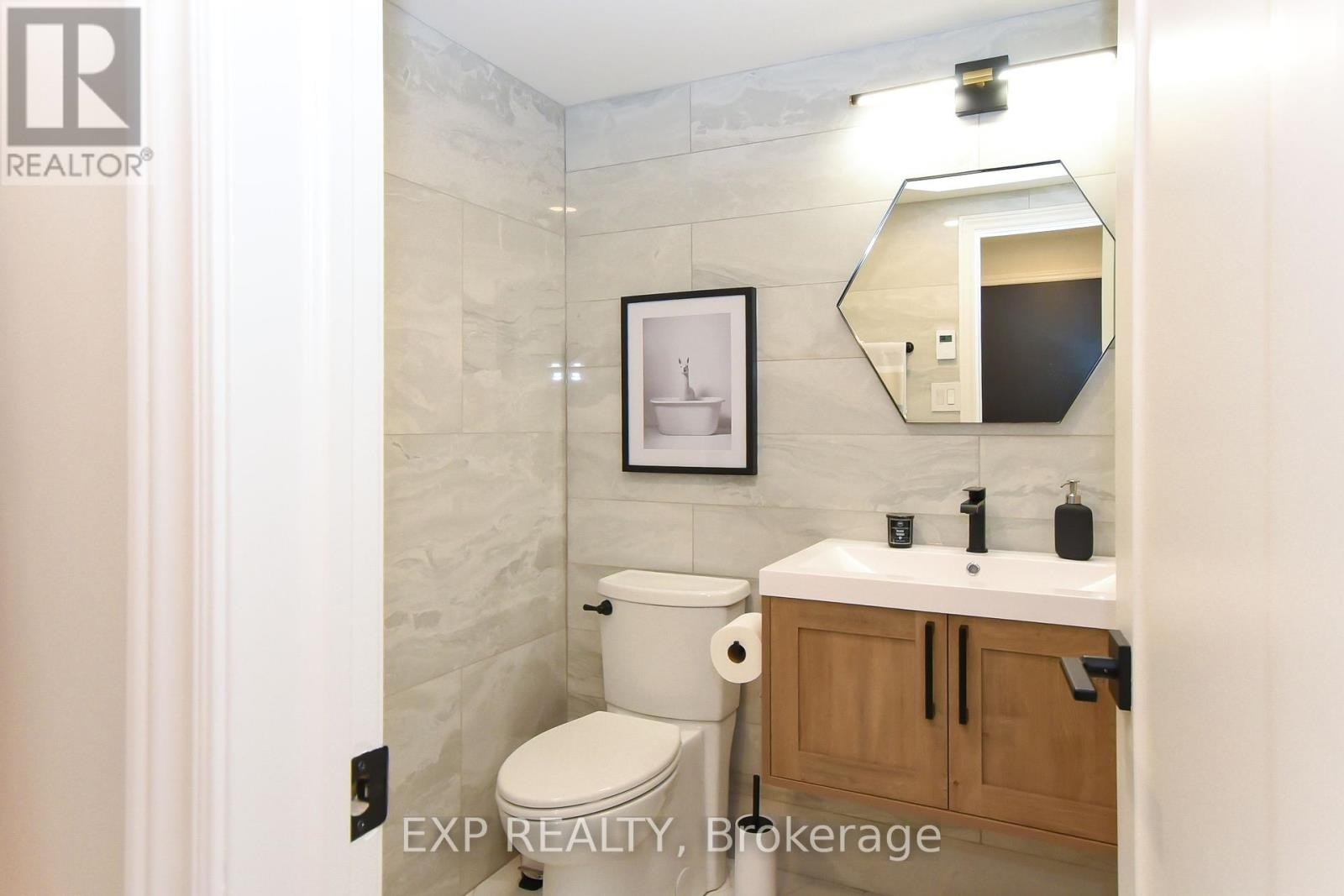 












1866 BEATTIE AVENUE

,
Ottawa,




Ontario
K1H5R8


