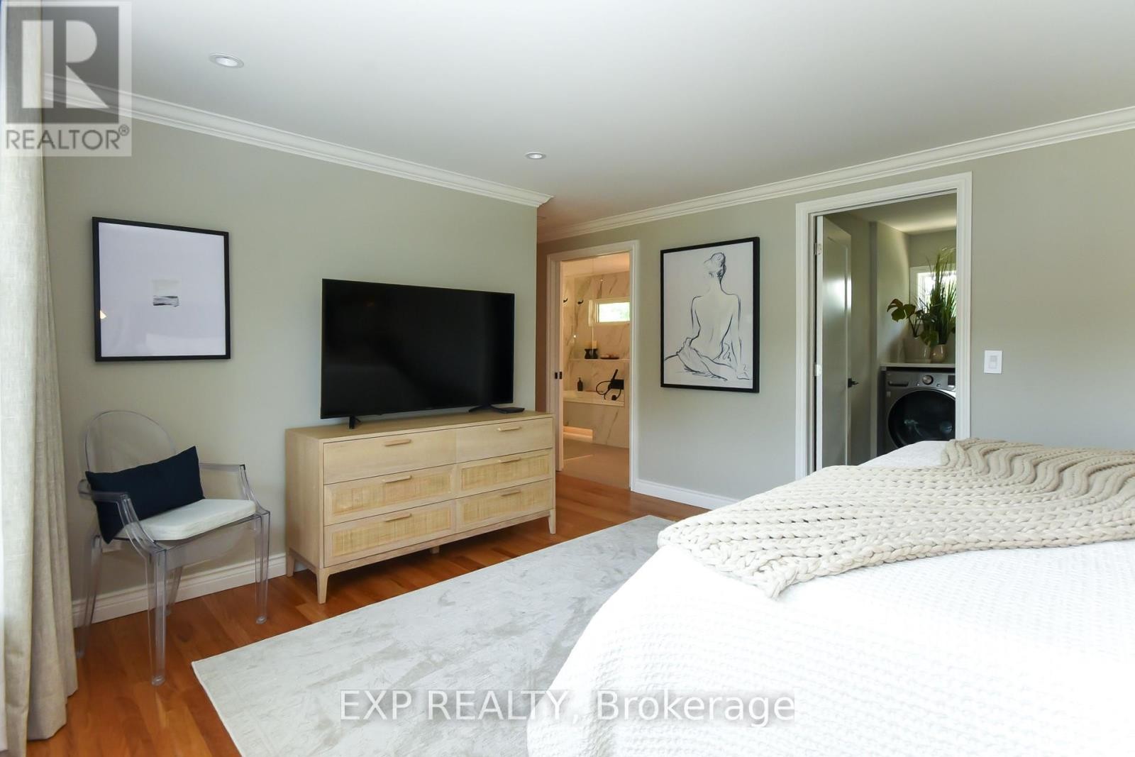 












1866 BEATTIE AVENUE

,
Ottawa,




Ontario
K1H5R8

