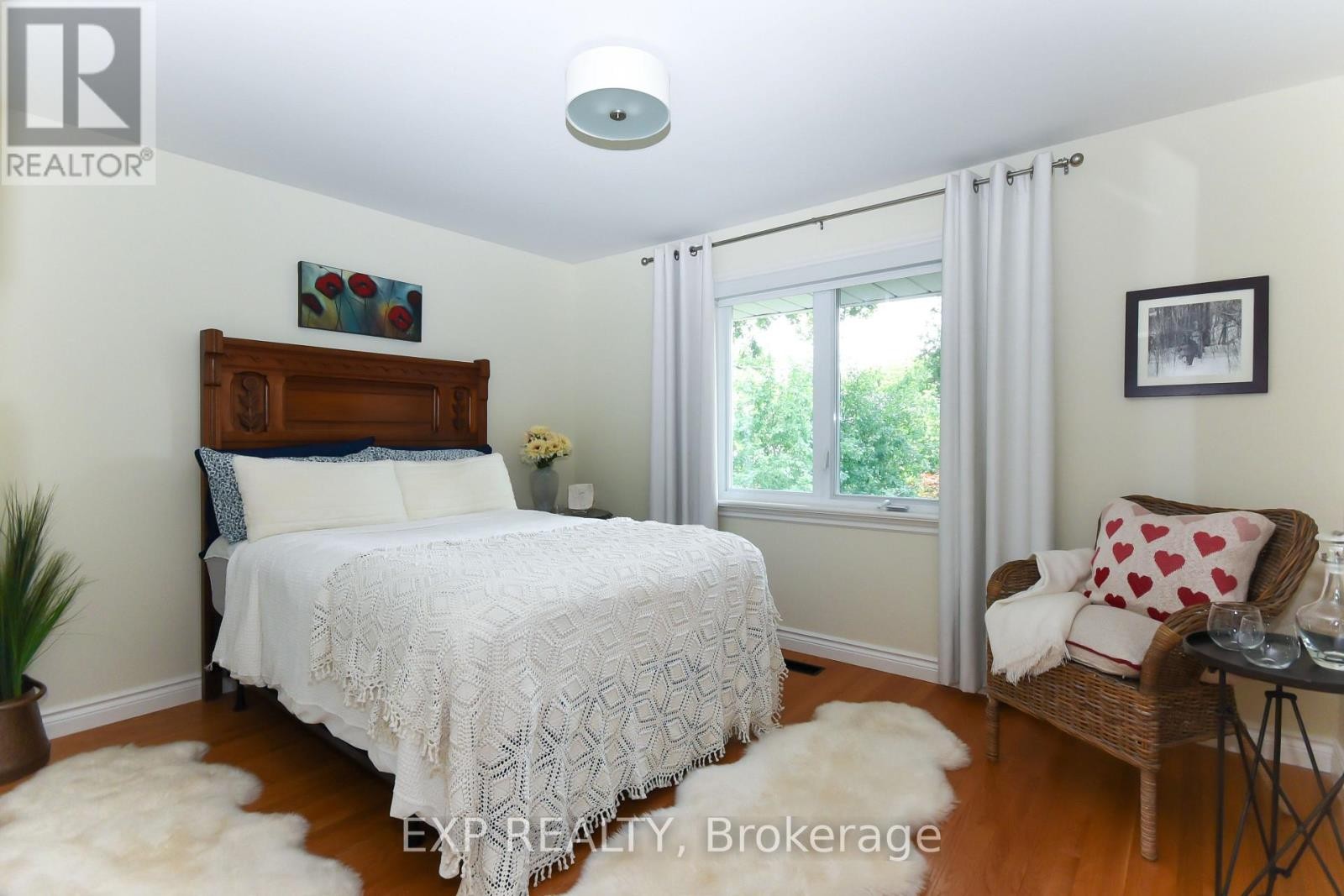 












1866 BEATTIE AVENUE

,
Ottawa,




Ontario
K1H5R8

