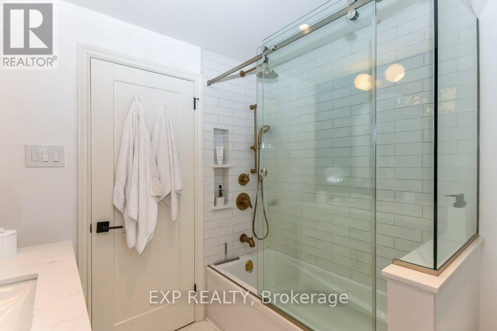 












1866 BEATTIE AVENUE

,
Ottawa,




Ontario
K1H5R8


