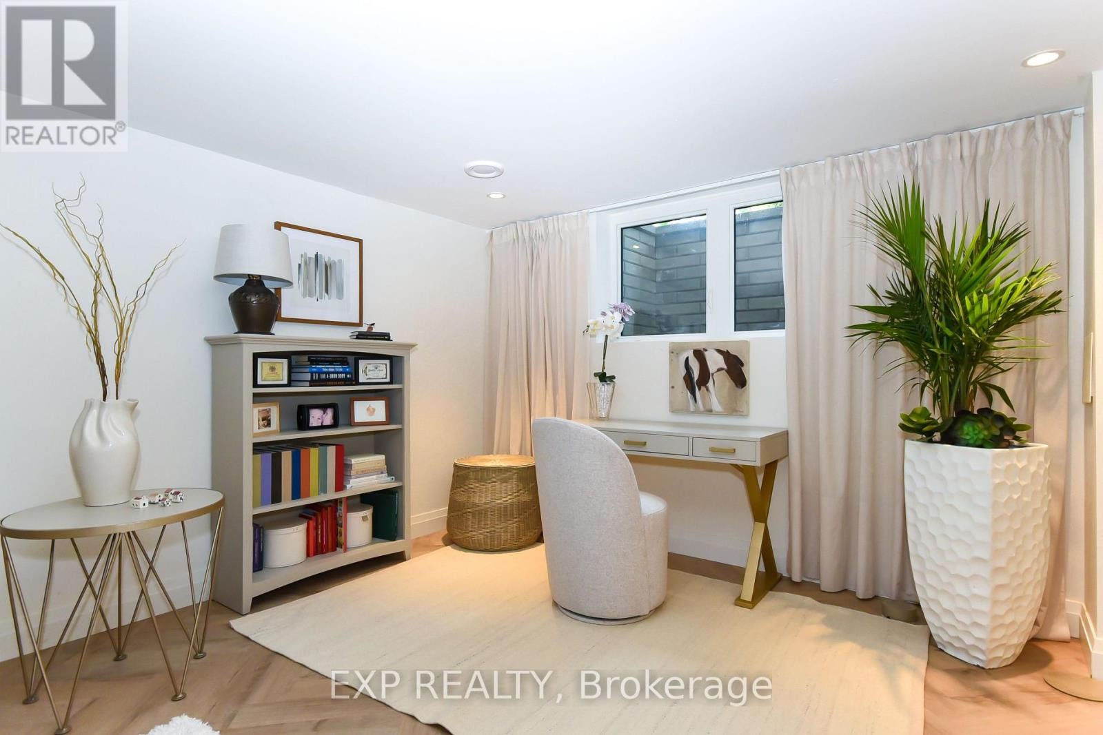 












1866 BEATTIE AVENUE

,
Ottawa,




Ontario
K1H5R8

