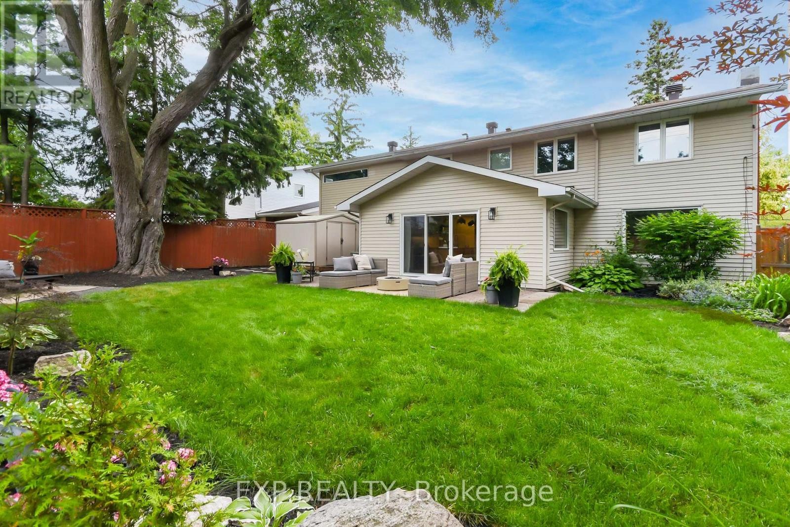 












1866 BEATTIE AVENUE

,
Ottawa,




Ontario
K1H5R8

