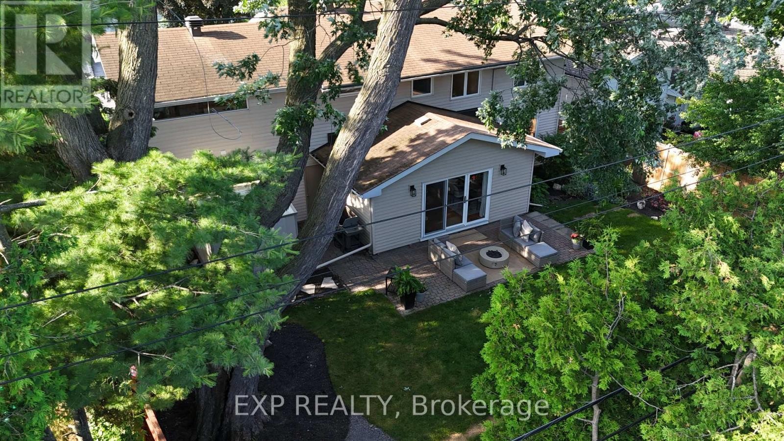 












1866 BEATTIE AVENUE

,
Ottawa,




Ontario
K1H5R8

