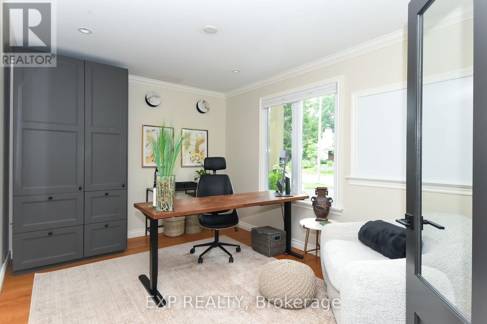 












1866 BEATTIE AVENUE

,
Ottawa,




Ontario
K1H5R8


