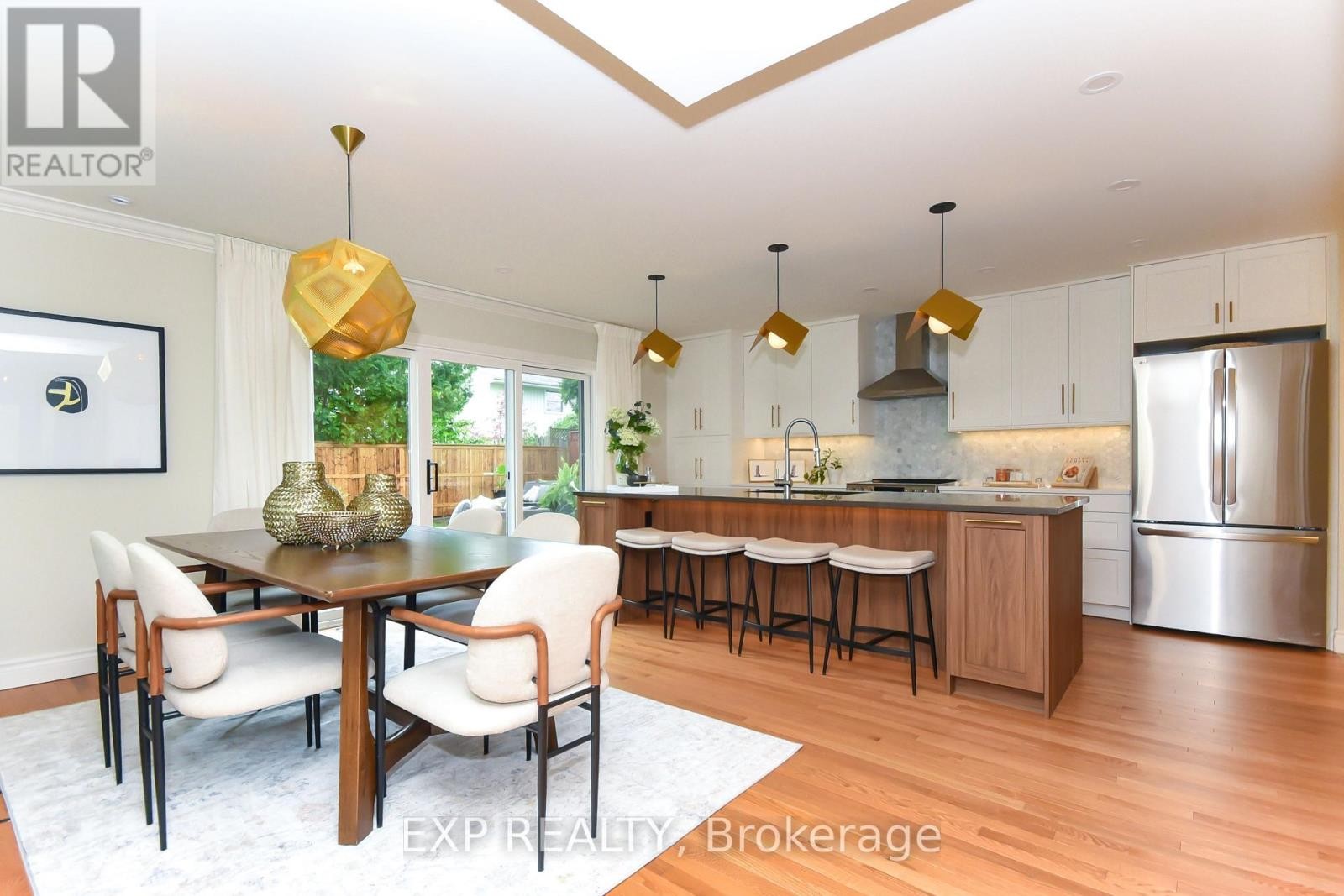 












1866 BEATTIE AVENUE

,
Ottawa,




Ontario
K1H5R8

