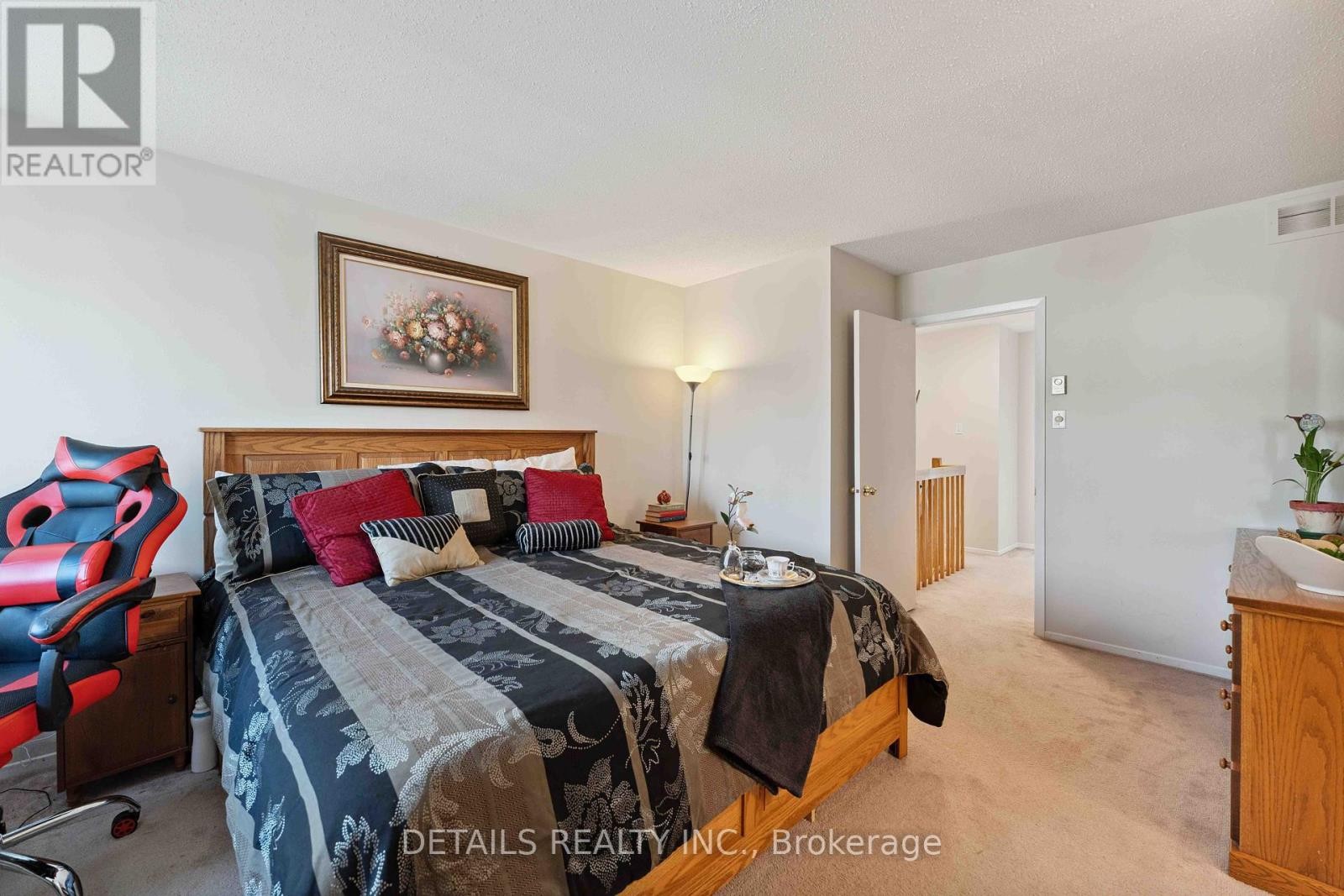 












1537 BRIARFIELD CRESCENT

,
Ottawa,




Ontario
K4A1Z9

