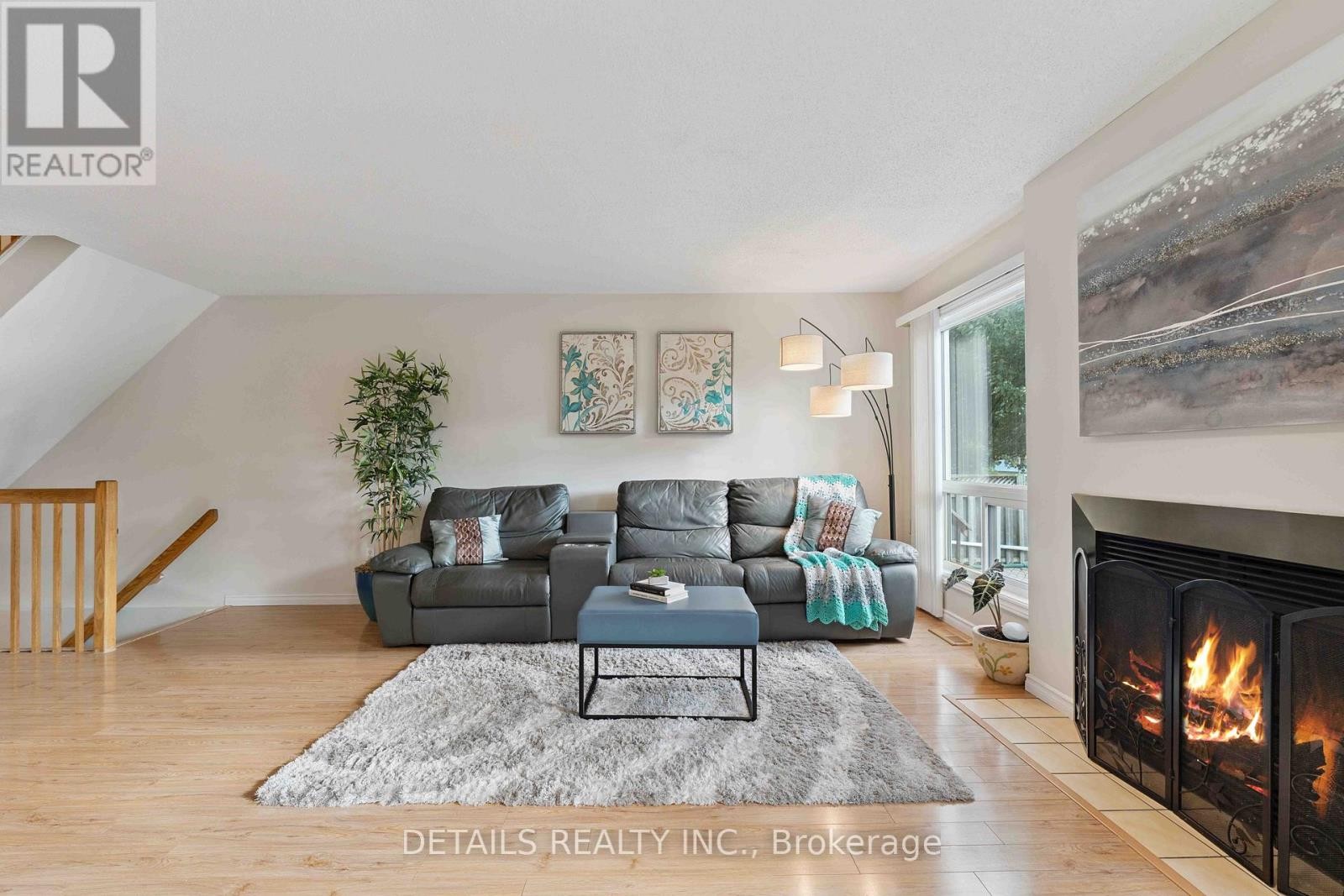 












1537 BRIARFIELD CRESCENT

,
Ottawa,




Ontario
K4A1Z9

