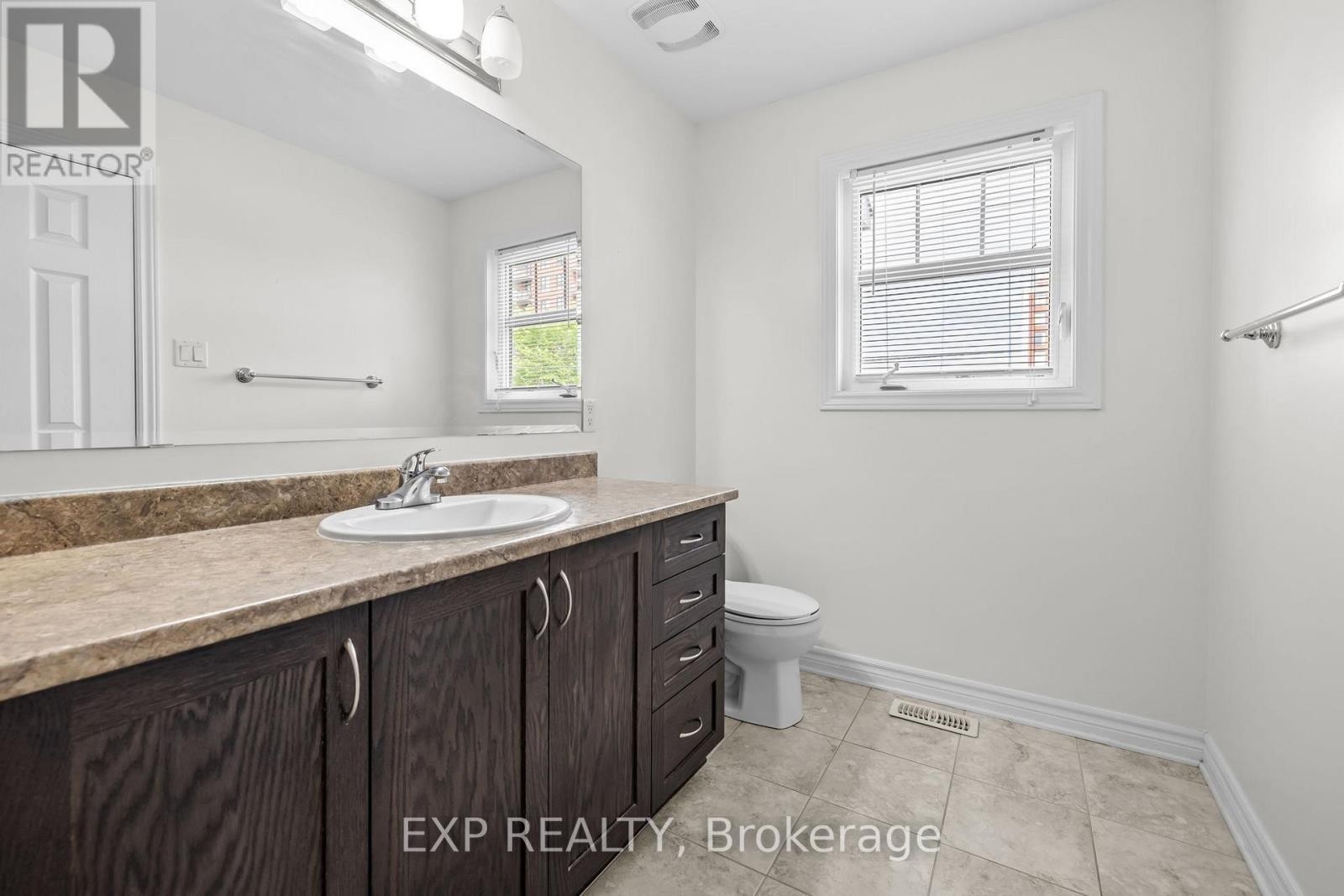 












213 MANCINI WAY

,
Ottawa,




Ontario
K2J3V1

