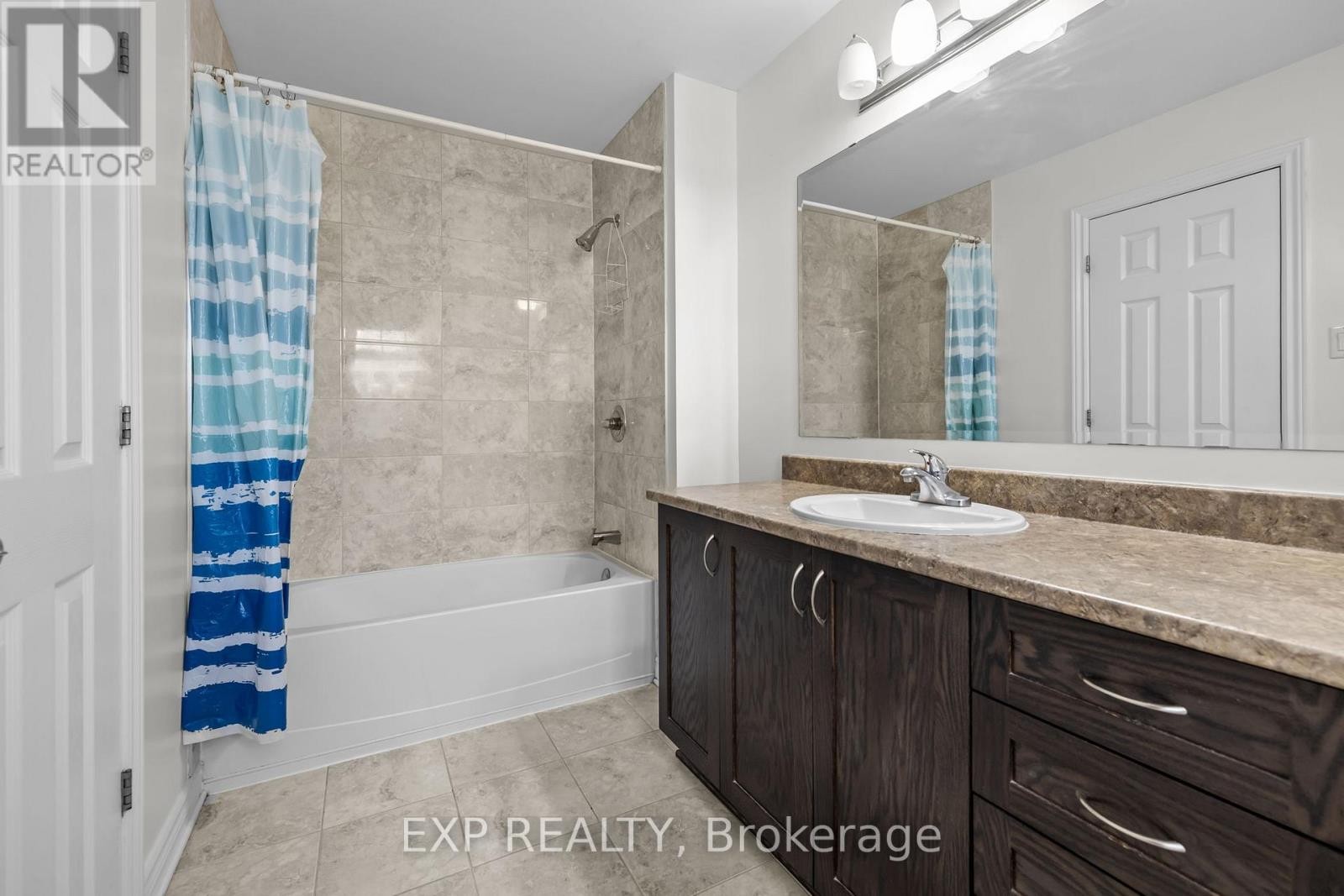 












213 MANCINI WAY

,
Ottawa,




Ontario
K2J3V1

