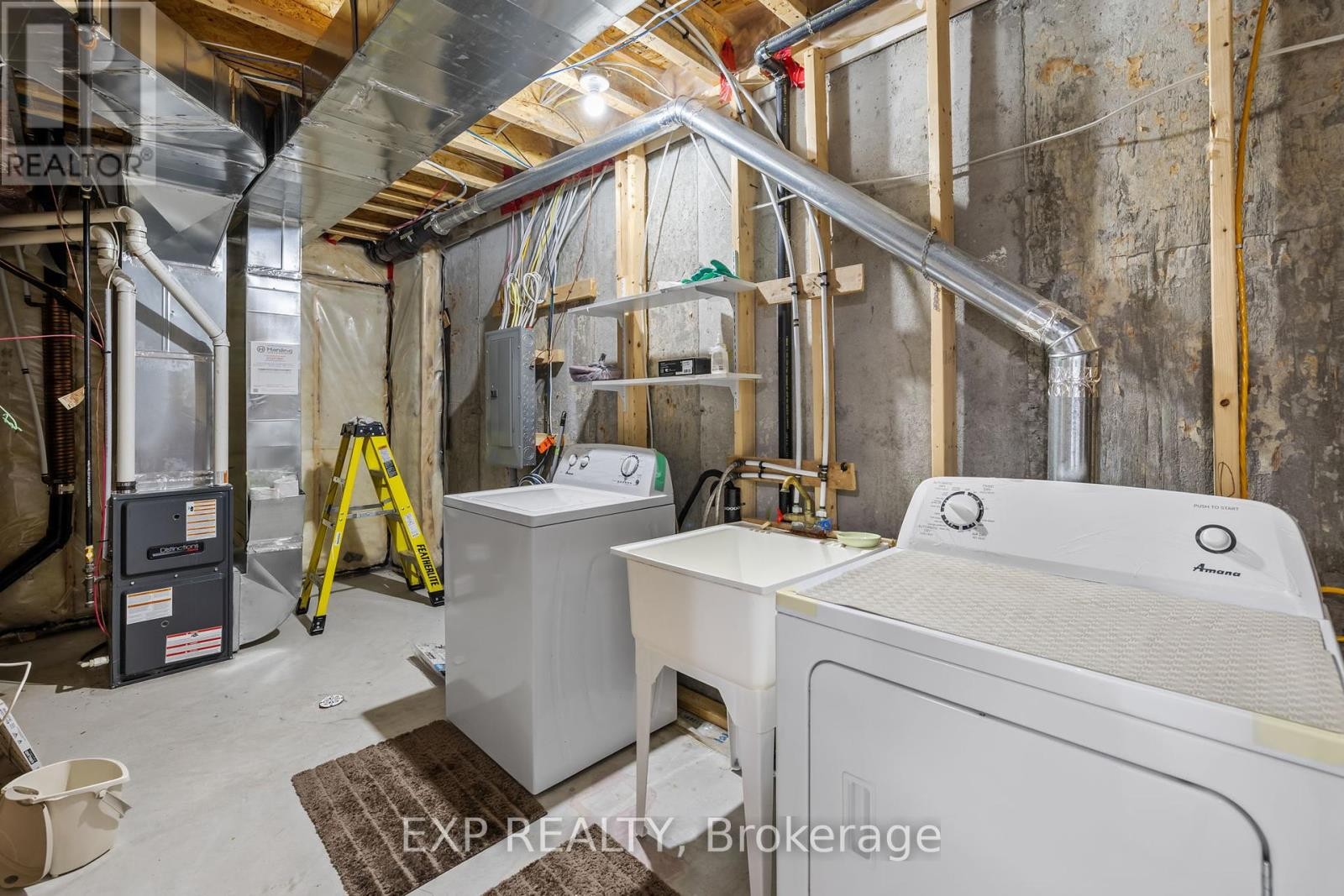












213 MANCINI WAY

,
Ottawa,




Ontario
K2J3V1

