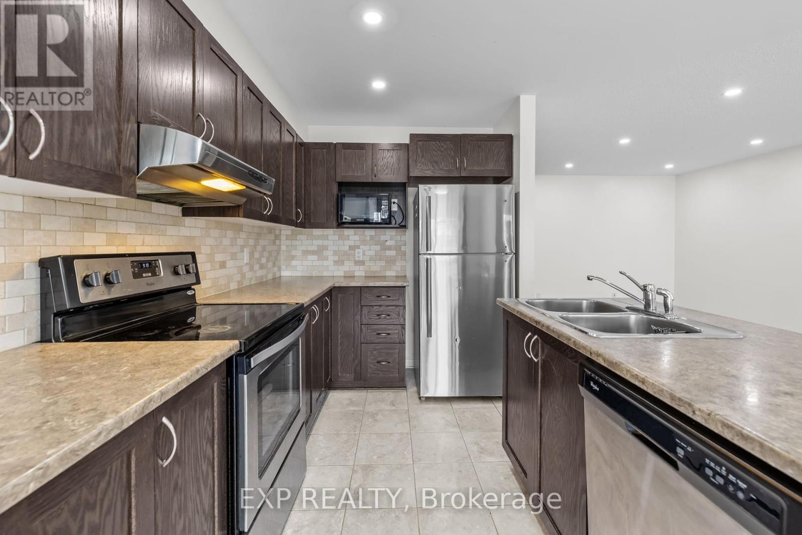 












213 MANCINI WAY

,
Ottawa,




Ontario
K2J3V1

