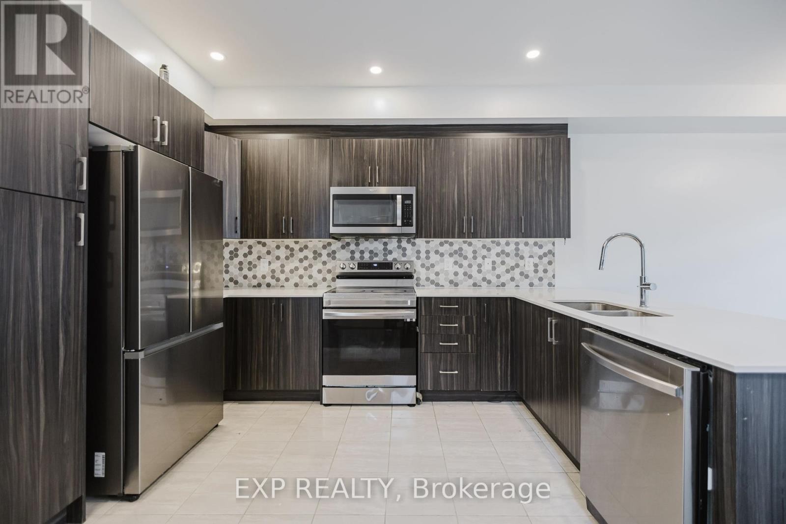 












808 MOCHI CIRCLE

,
Ottawa,




Ontario
K2J6Y9

