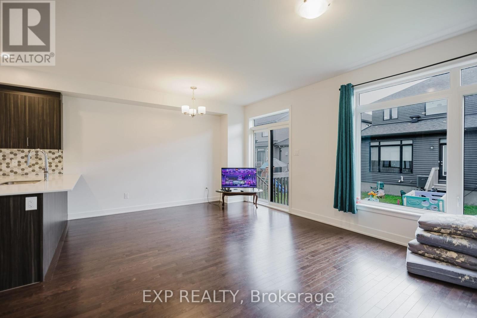 












808 MOCHI CIRCLE

,
Ottawa,




Ontario
K2J6Y9

