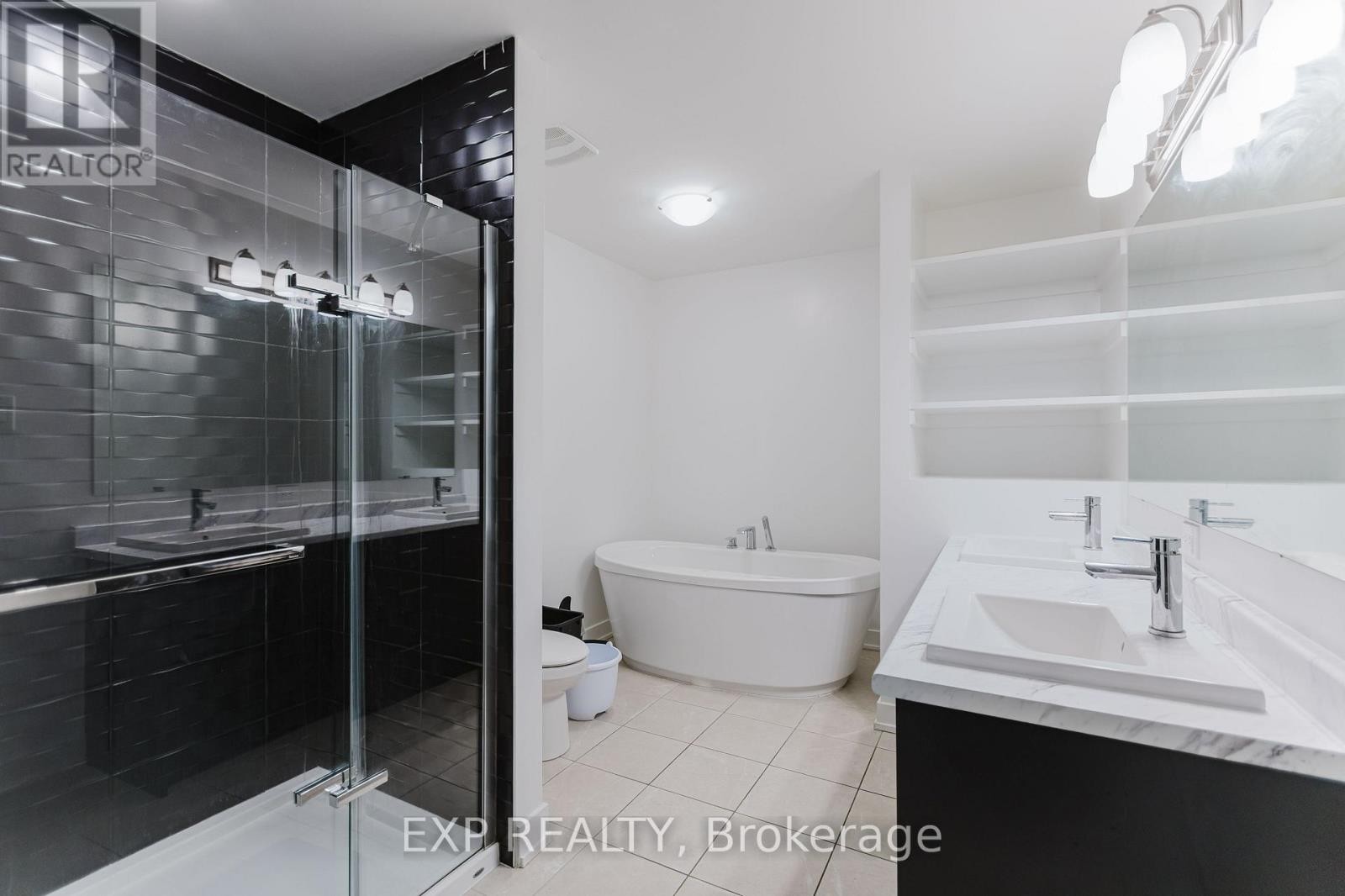 












808 MOCHI CIRCLE

,
Ottawa,




Ontario
K2J6Y9

