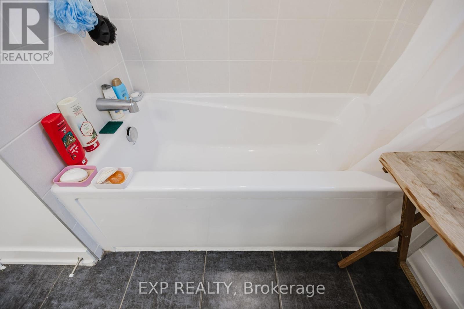












808 MOCHI CIRCLE

,
Ottawa,




Ontario
K2J6Y9

