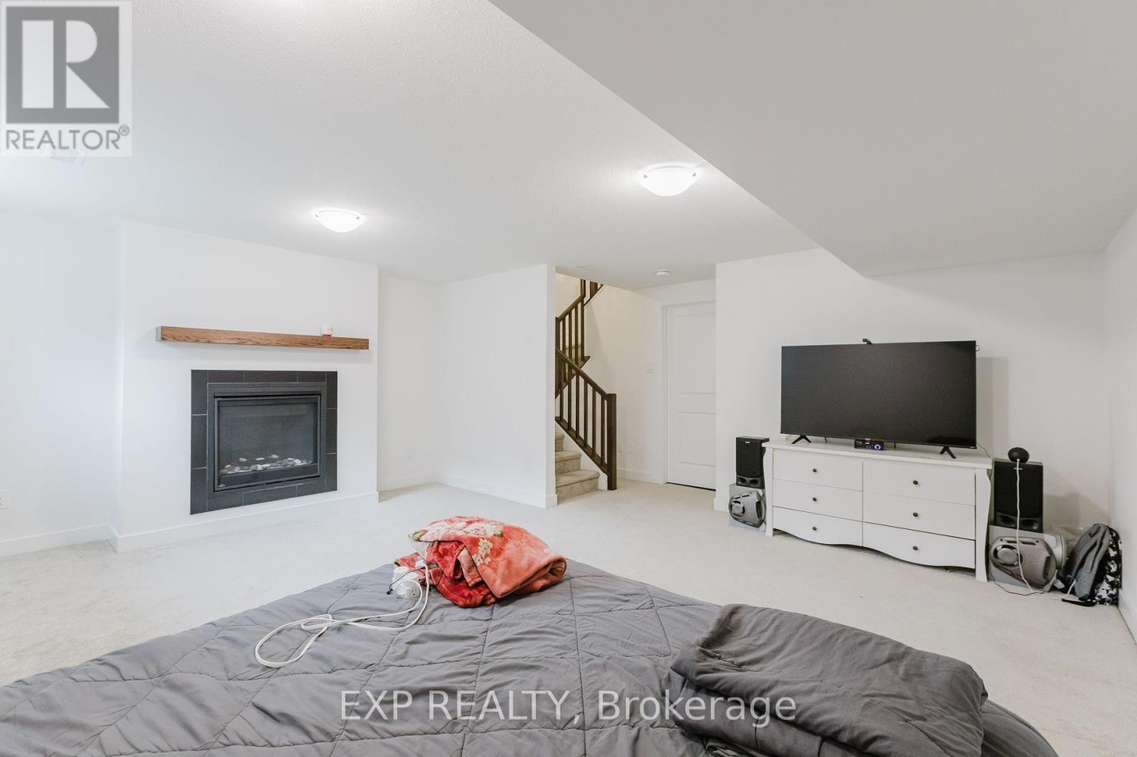 












808 MOCHI CIRCLE

,
Ottawa,




Ontario
K2J6Y9

