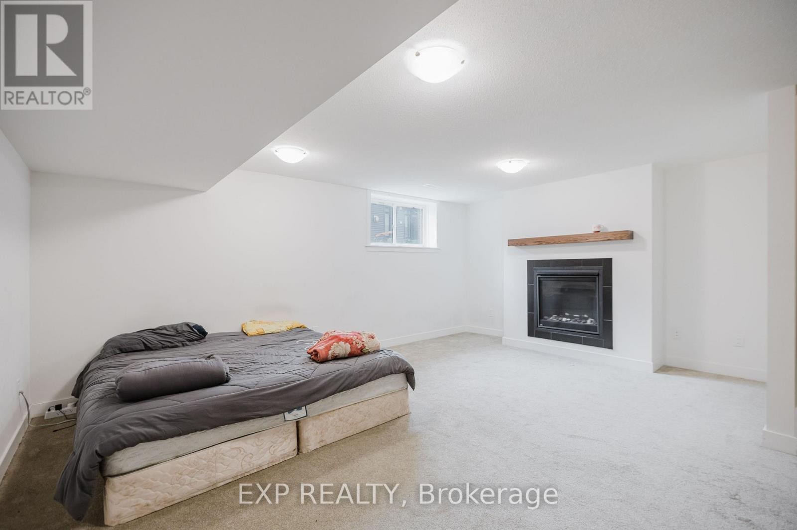 












808 MOCHI CIRCLE

,
Ottawa,




Ontario
K2J6Y9

