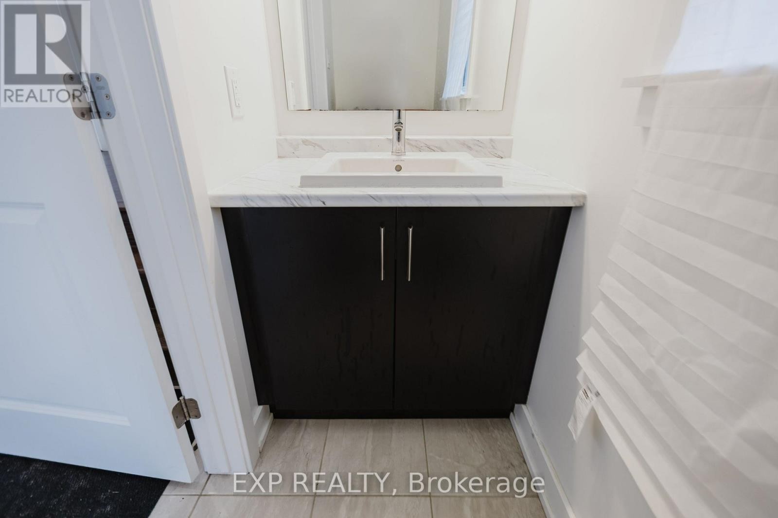 












808 MOCHI CIRCLE

,
Ottawa,




Ontario
K2J6Y9

