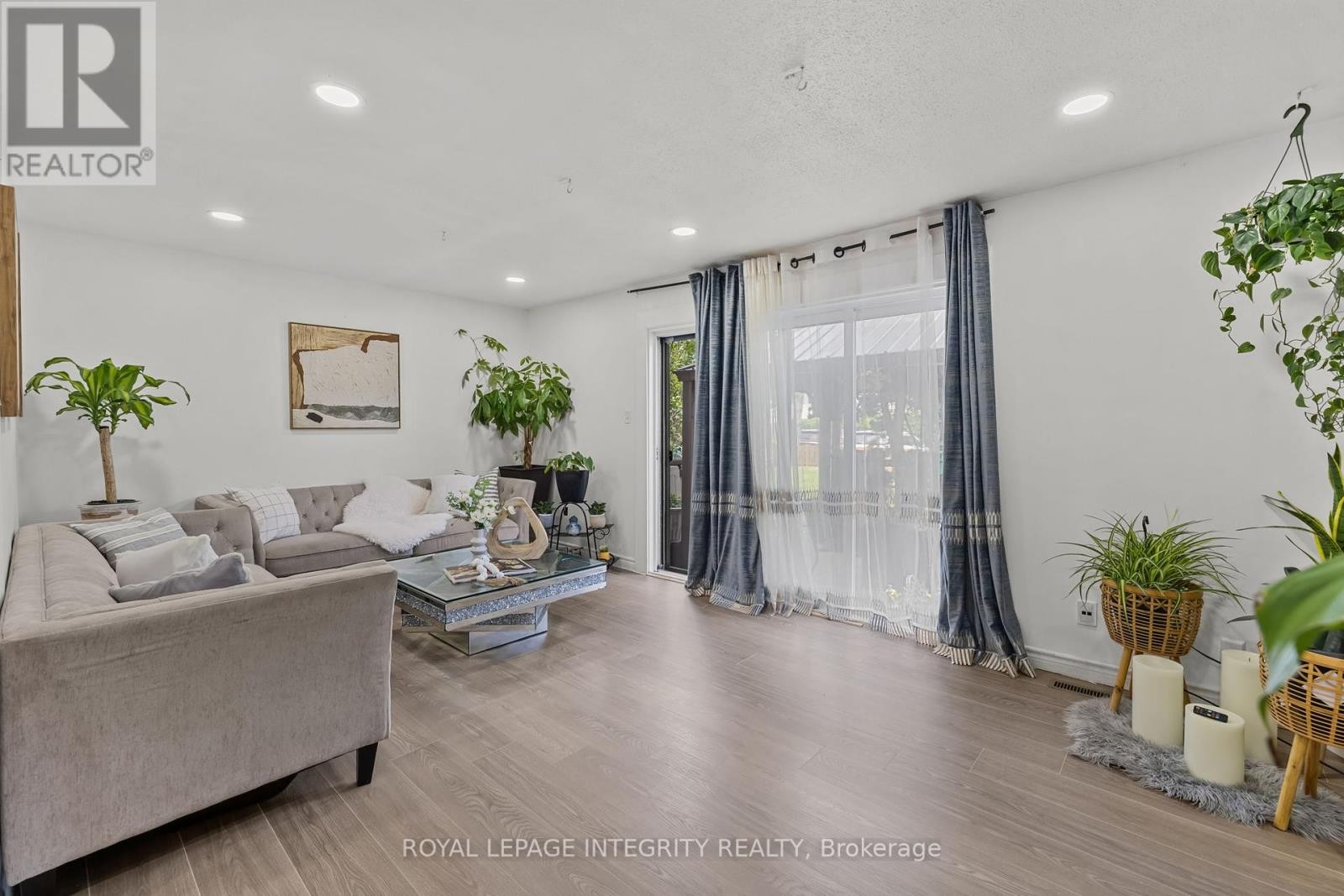 












3485 MCCARTHY ROAD

,
Ottawa,




Ontario
K1V8Z9

