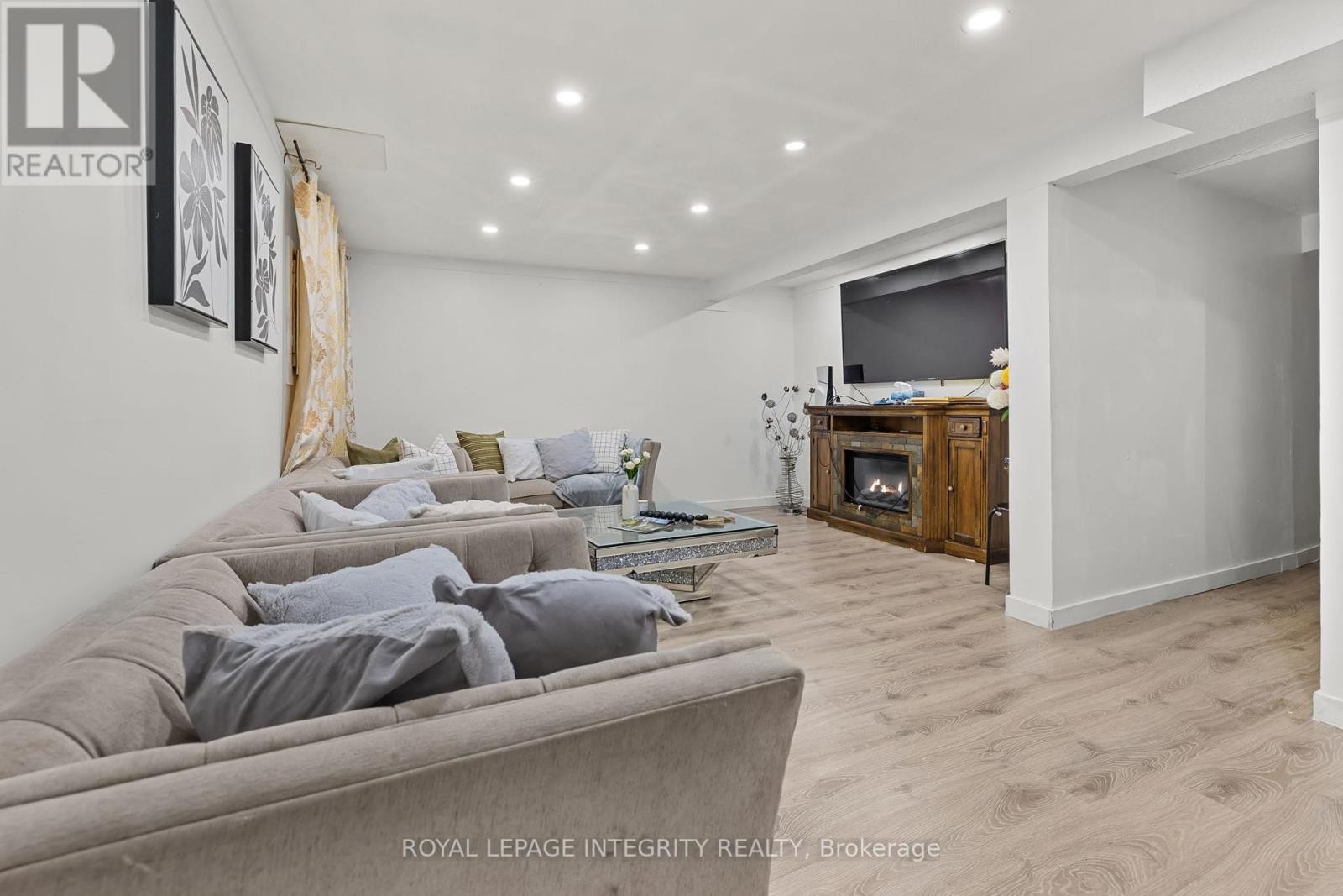 












3485 MCCARTHY ROAD

,
Ottawa,




Ontario
K1V8Z9

