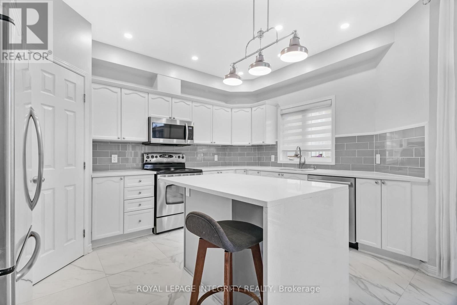












173 LAMPLIGHTERS DRIVE

,
Ottawa,




Ontario
K2J0K9

