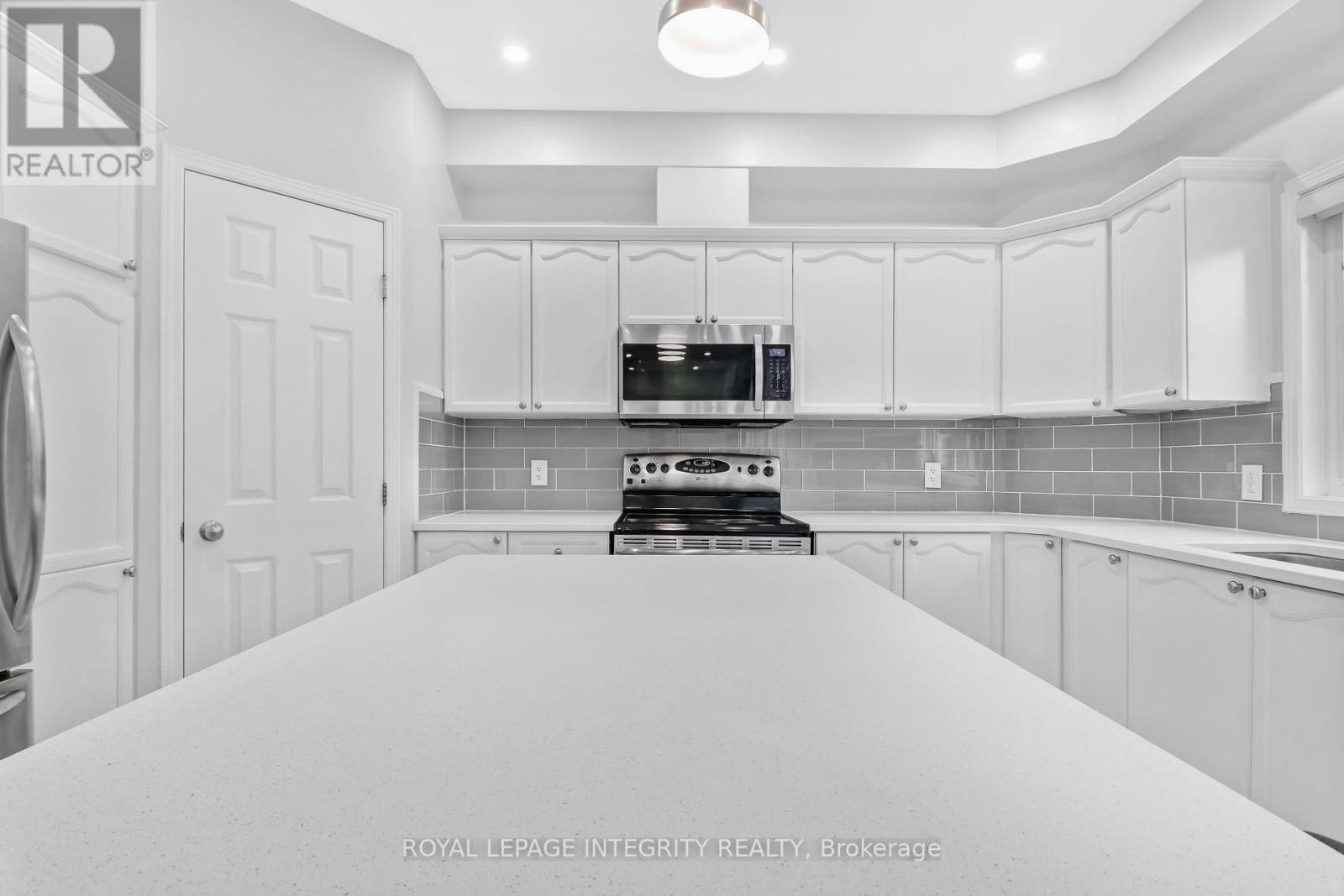












173 LAMPLIGHTERS DRIVE

,
Ottawa,




Ontario
K2J0K9

