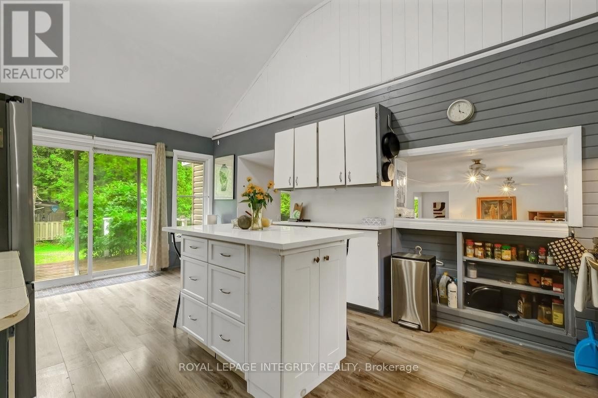 












865 CON 10 CONCESSION

,
Lanark Highlands,




Ontario
K0G1M0

